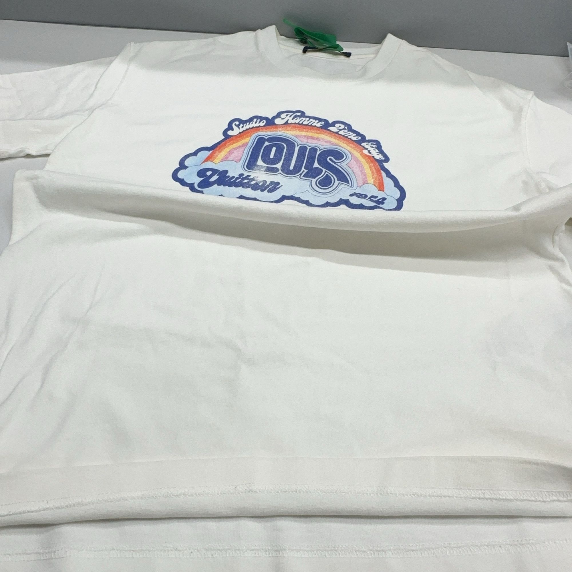 Louis Vuitton Louis Vuitton Rainbow Graphic T-Shirt Size S Size US S / EU 44-46 / 1 - 6 Thumbnail