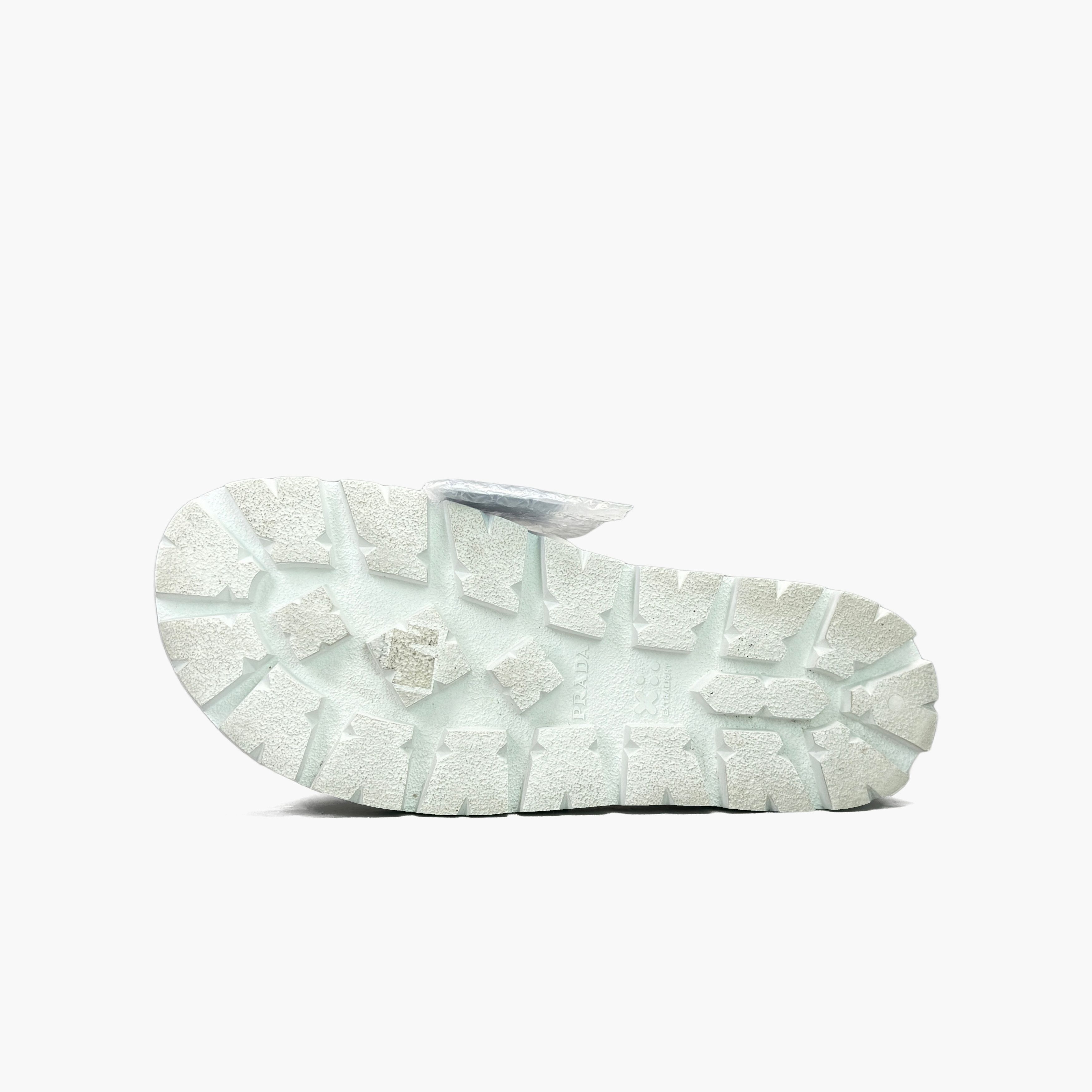 Prada Prada Logo Slide Sandals Size 7 Size US 7 / EU 40 - 8 Thumbnail