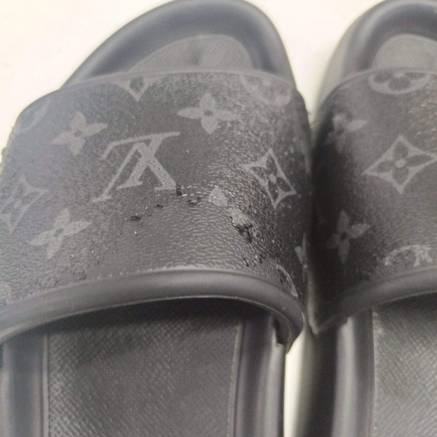 Louis Vuitton Louis Vuitton Monogram Eclipse Waterfront Slides Size 6 Size US 6 / EU 39 - 14 Thumbnail