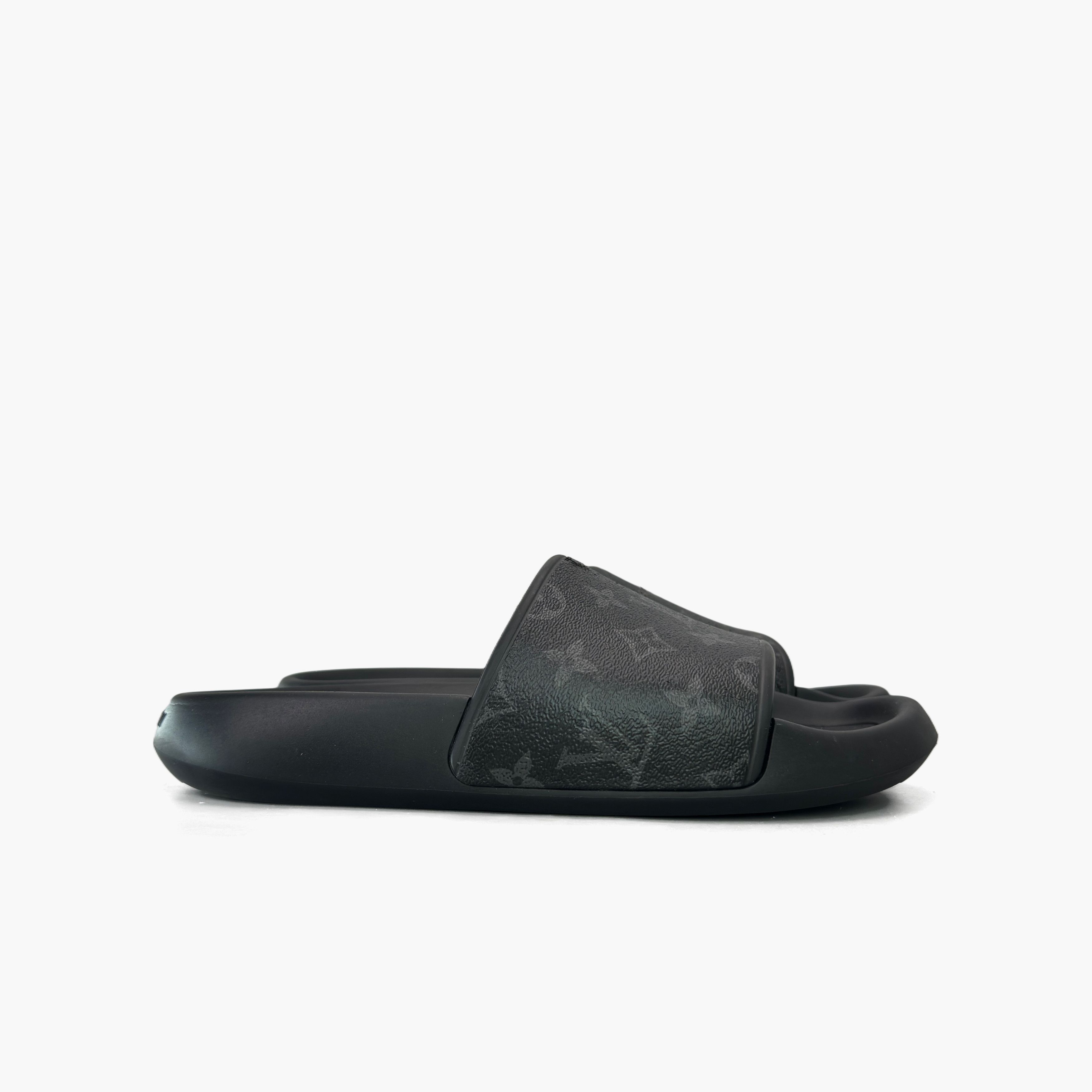 Louis Vuitton Louis Vuitton Monogram Eclipse Waterfront Slides Size 6 Size US 6 / EU 39 - 4 Thumbnail