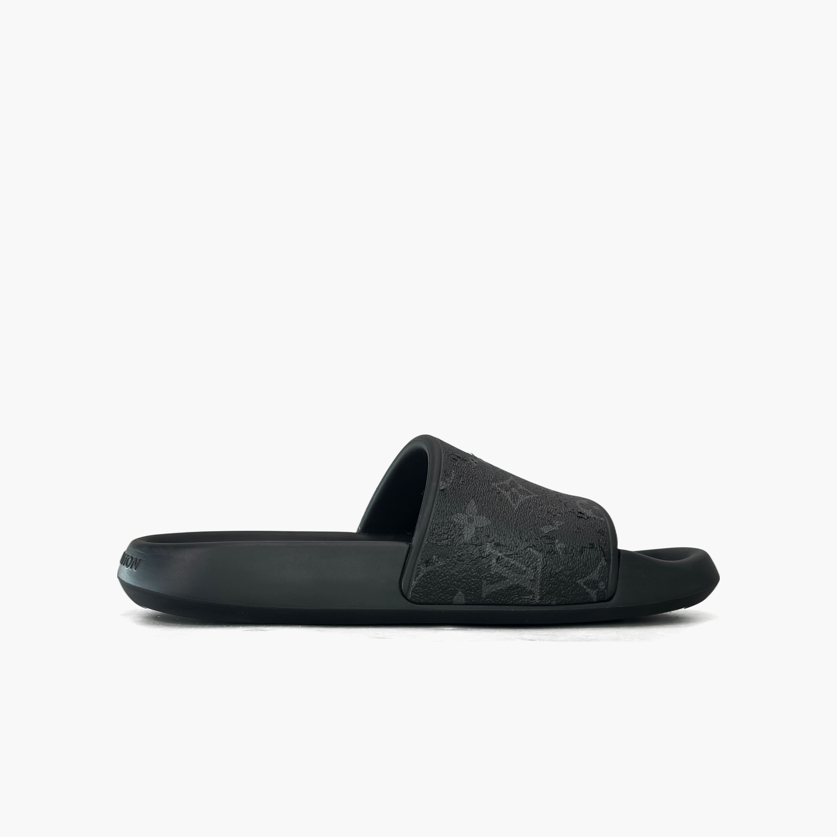 Louis Vuitton Louis Vuitton Monogram Eclipse Waterfront Slides Size 6 Size US 6 / EU 39 - 2 Thumbnail