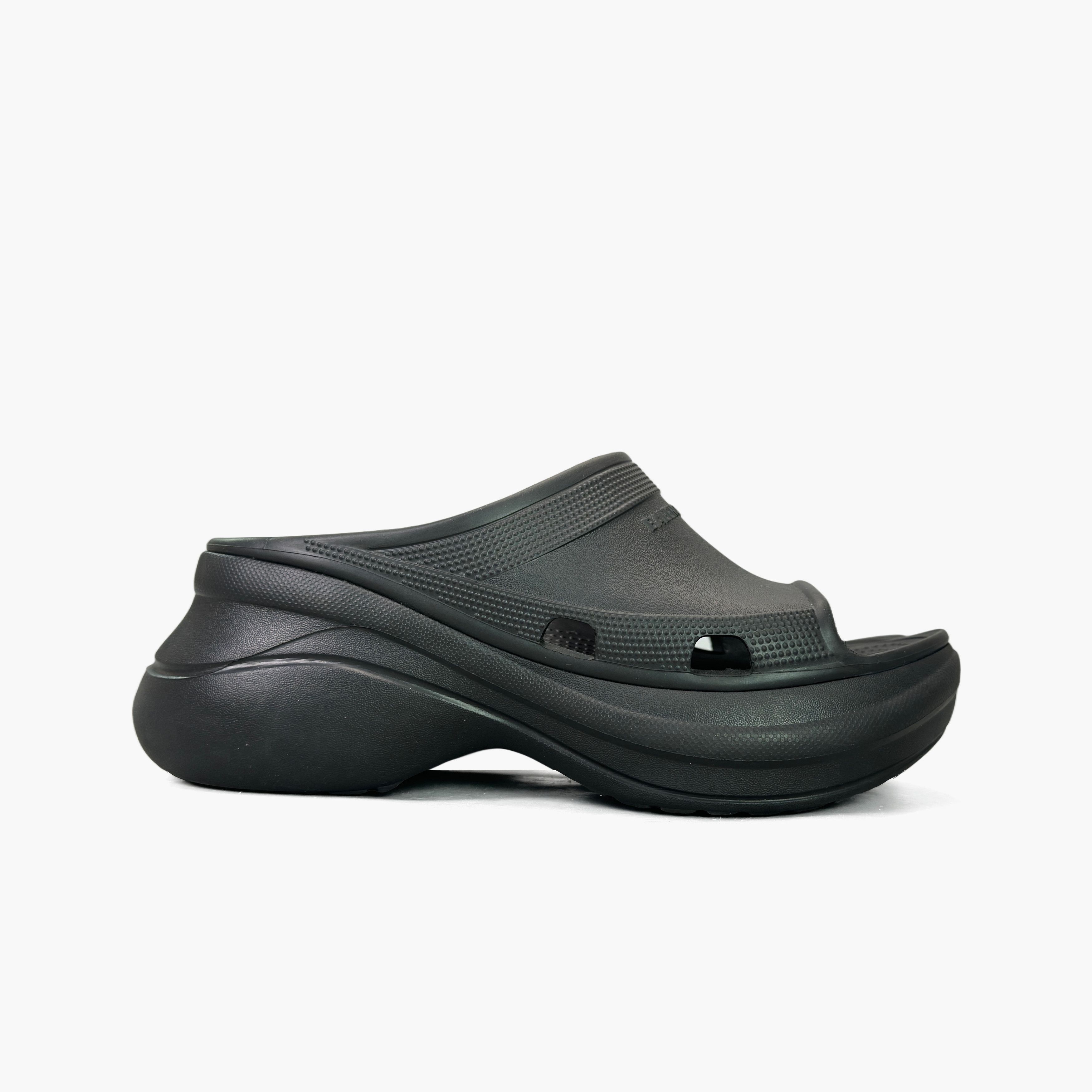 Balenciaga Balenciaga x Crocs Pool Slides Size 9 Size US 9 / EU 42 - 4 Thumbnail