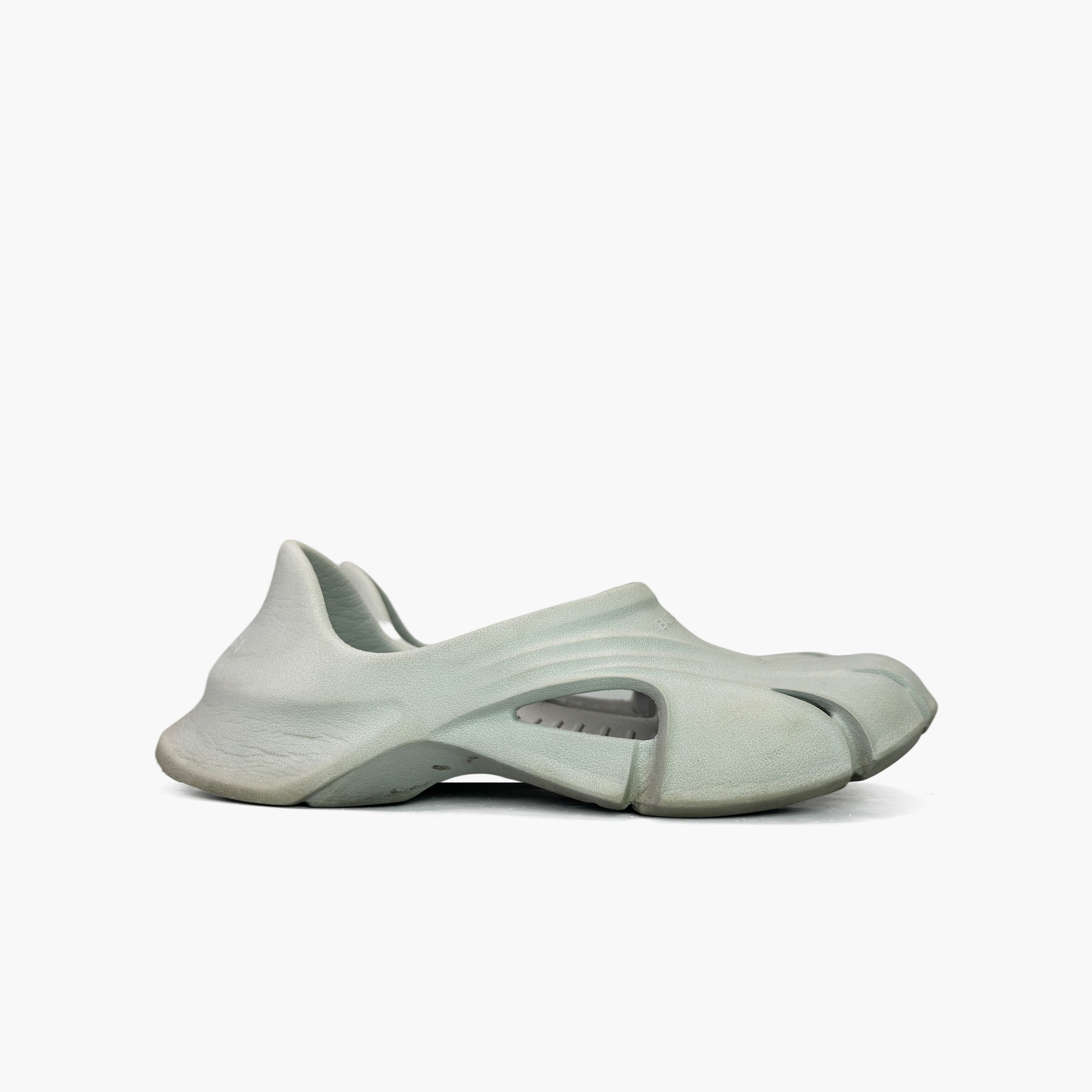Balenciaga Balenciaga Gray Mold Slip On Clogs Size US 6 Size US 6 / EU 39 - 4 Thumbnail