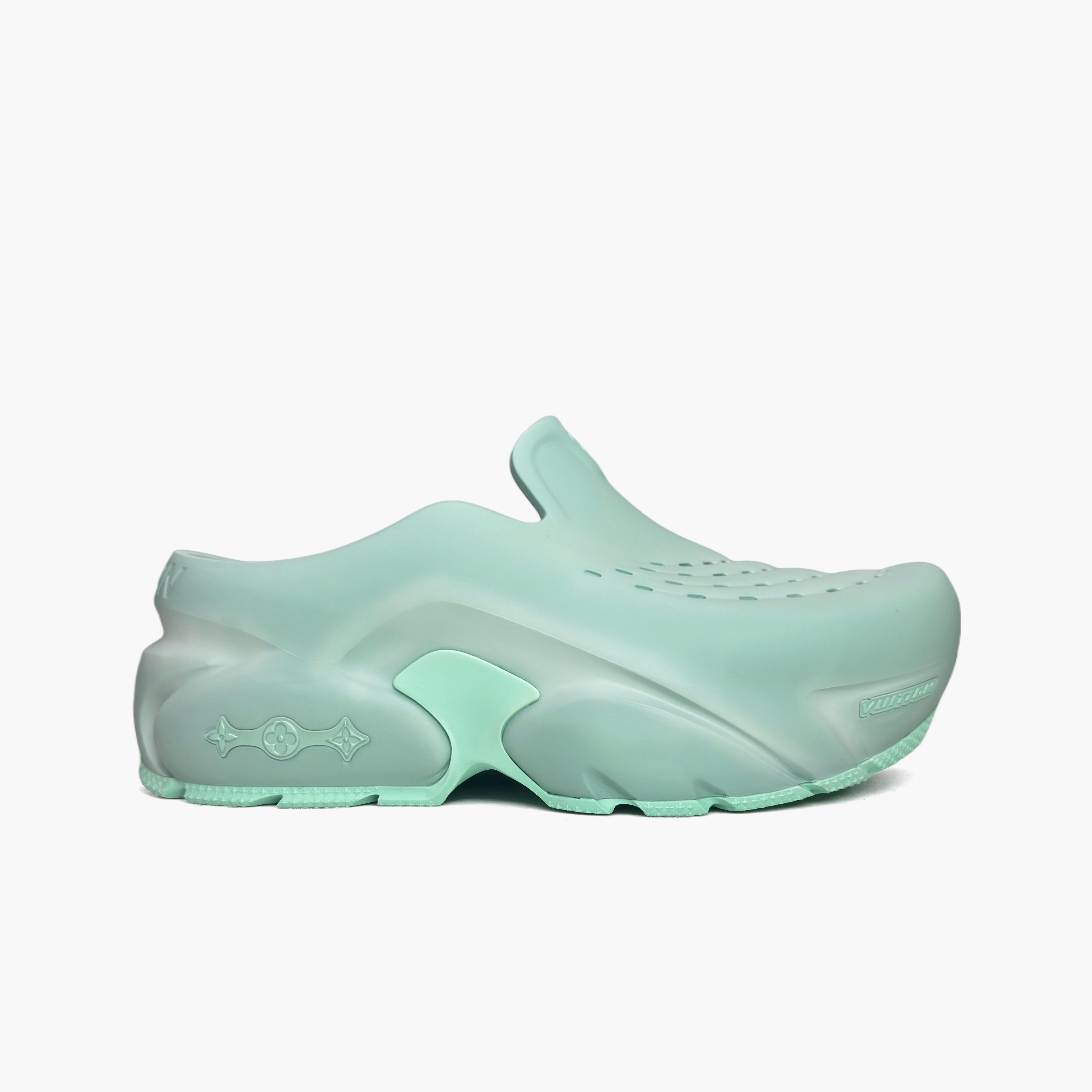 Louis Vuitton Louis Vuitton Shark Clog Green Size 10 Size US 10 / EU 43 - 4 Thumbnail