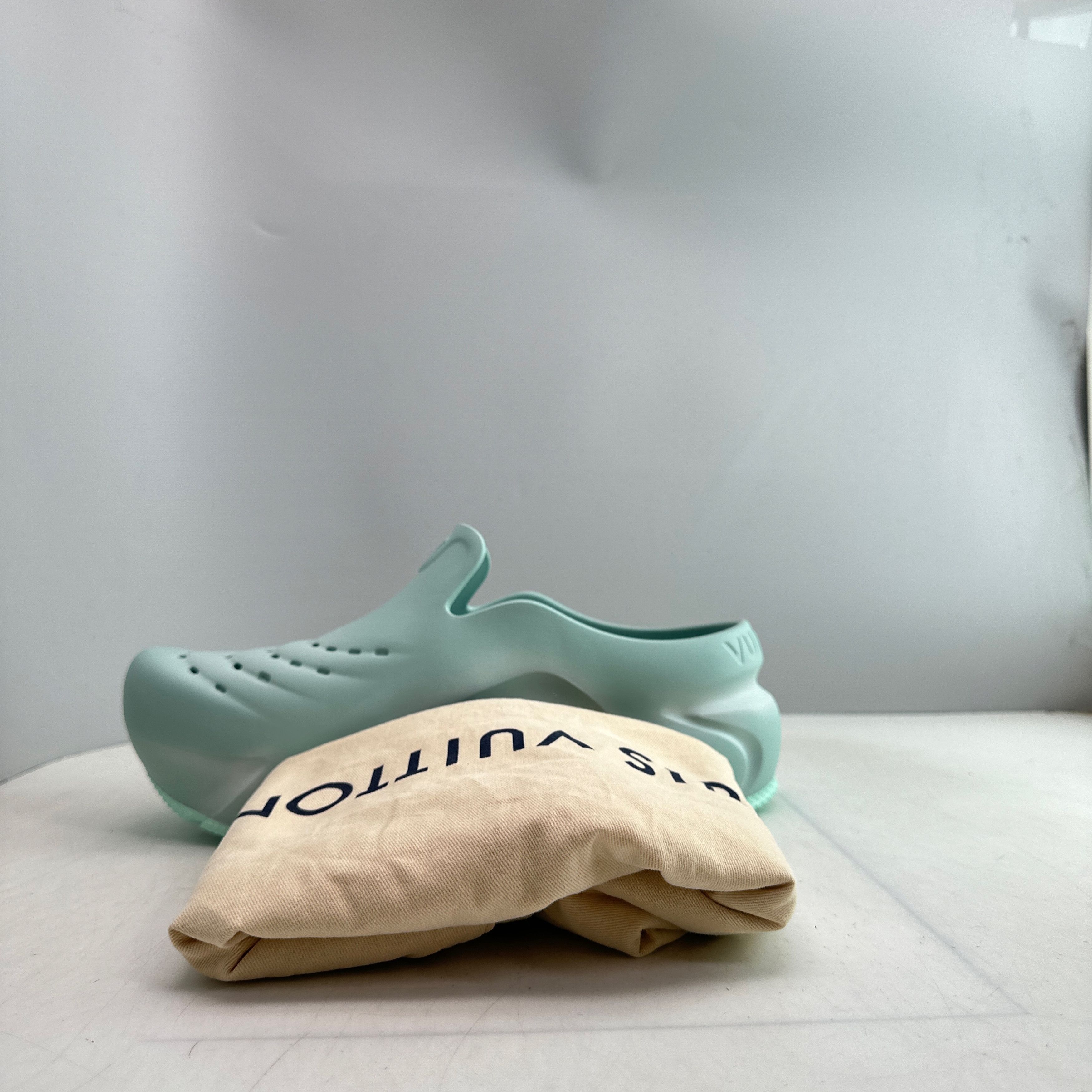 Louis Vuitton Louis Vuitton Shark Clog Green Size 10 Size US 10 / EU 43 - 10 Thumbnail