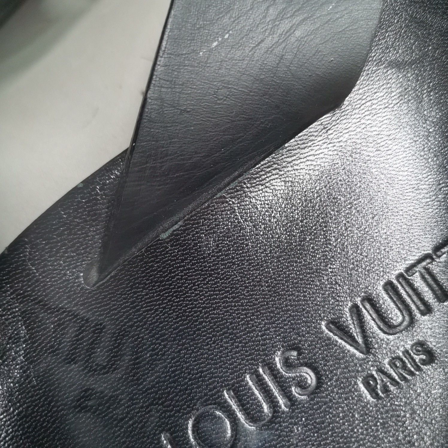 Louis Vuitton Louis Vuitton Black Leather Logo Slides Size 10.5 Size US 10.5 / EU 43-44 - 10 Thumbnail