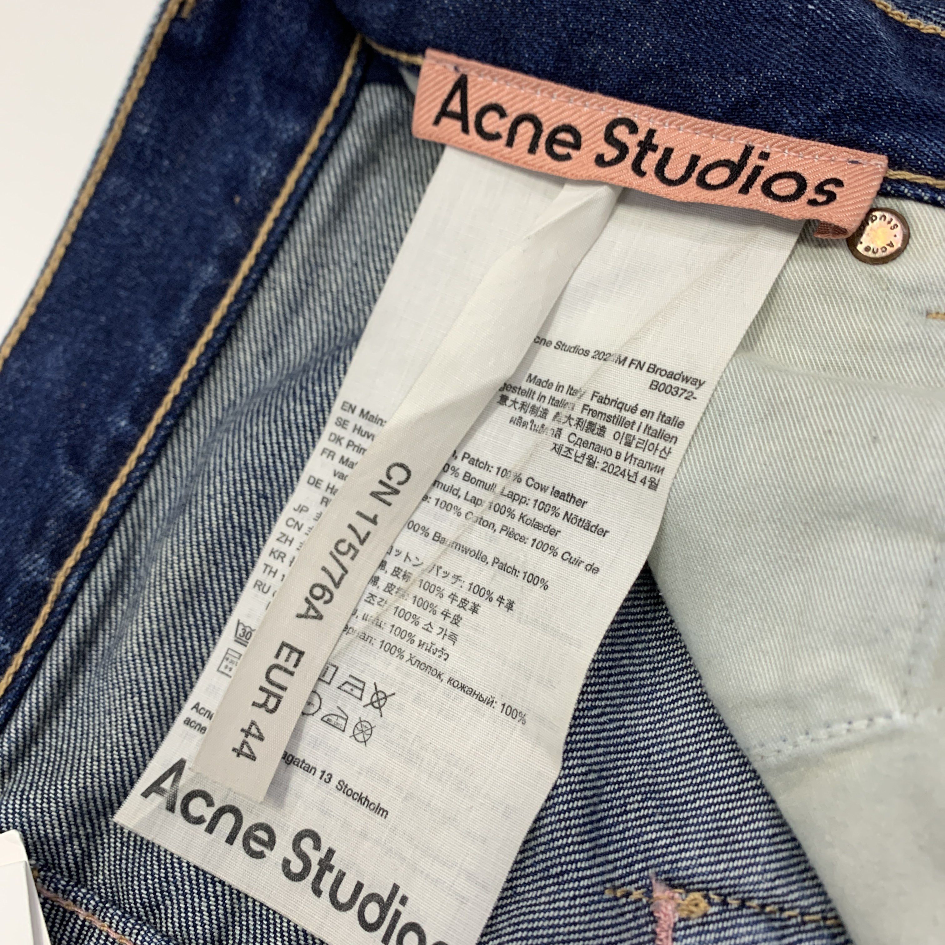 Acne Studios Acne Studios Super Baggy Faded Denim Jeans US 28 Size US 28 / EU 44 - 2 Thumbnail