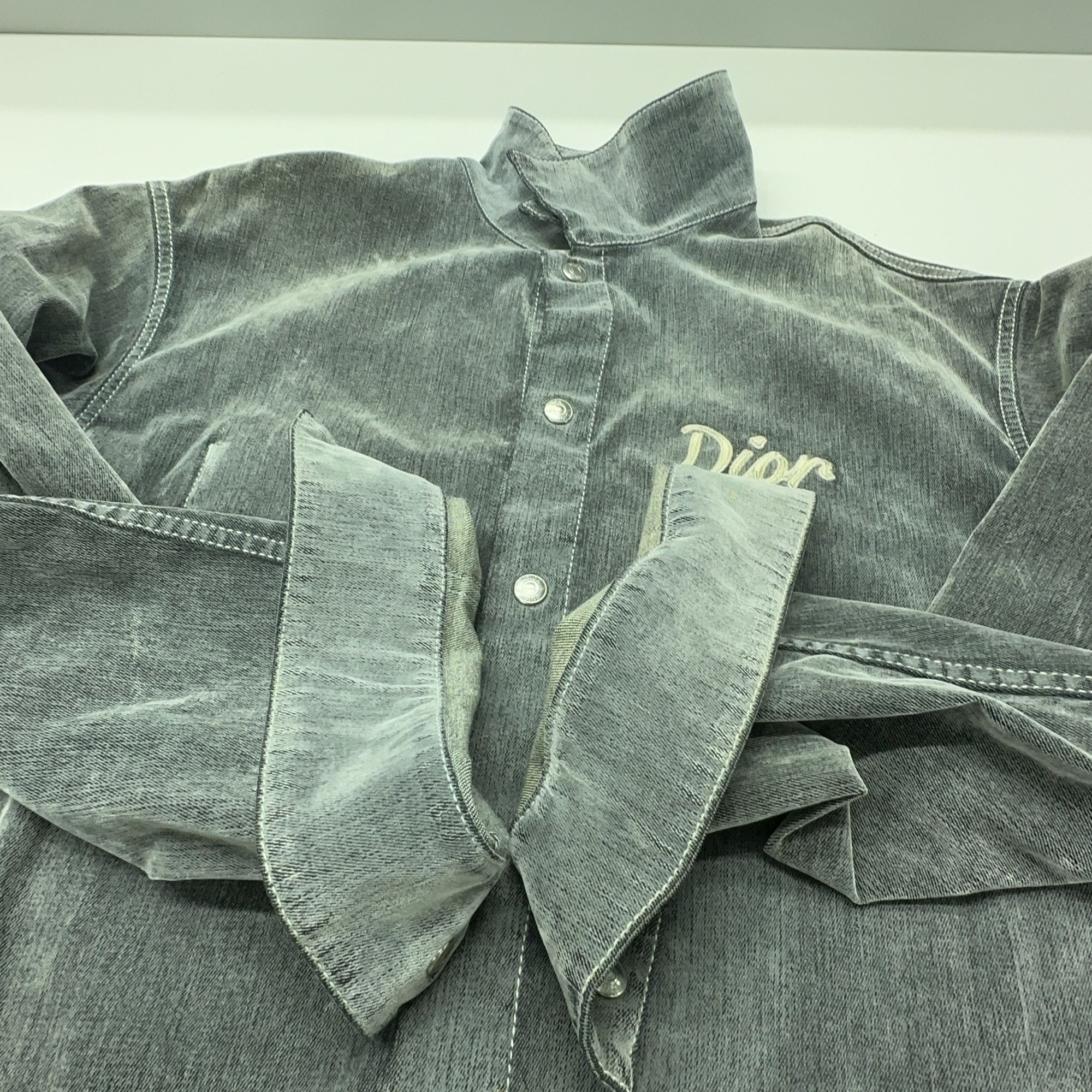 Dior Dior Logo Embroidered Denim Shirt Size 46 Size US S / EU 44-46 / 1 - 11 Thumbnail
