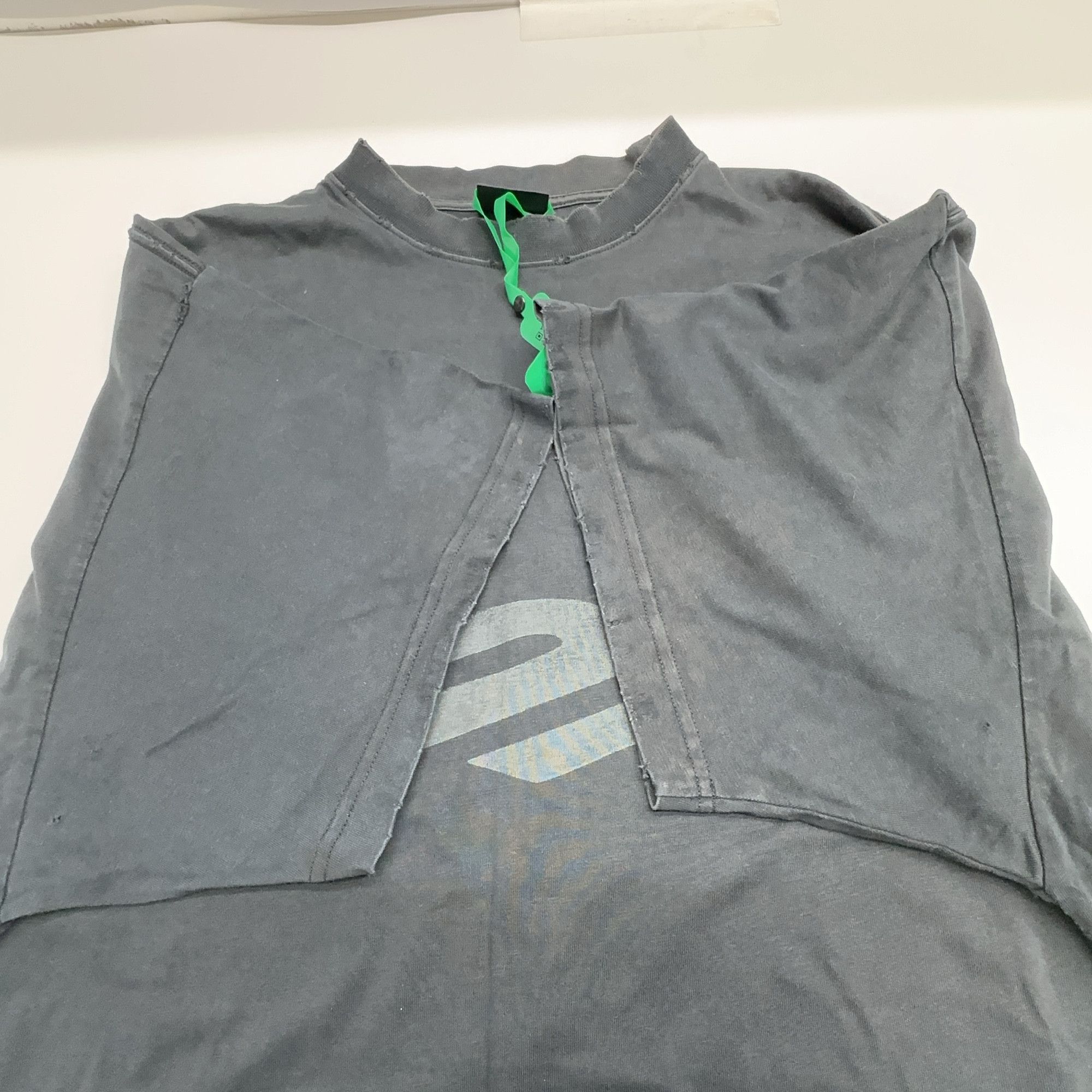 Balenciaga Balenciaga Logo Short Sleeve T-Shirt Size XL Size US XL / EU 56 / 4 - 6 Thumbnail
