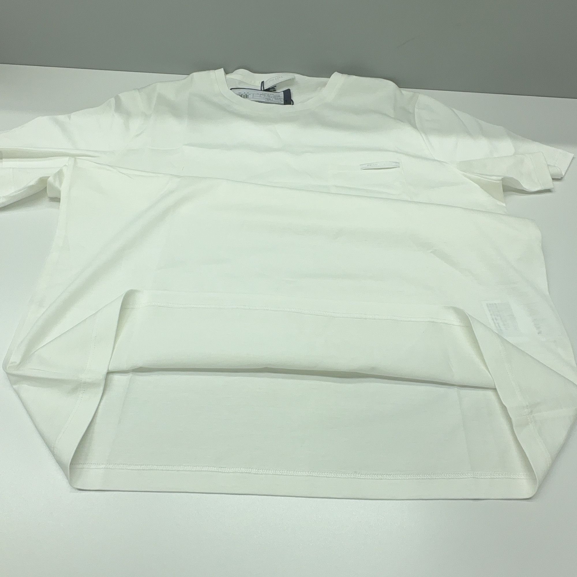 Prada Prada Pocket T-Shirt Size L Size US L / EU 52-54 / 3 - 7 Thumbnail