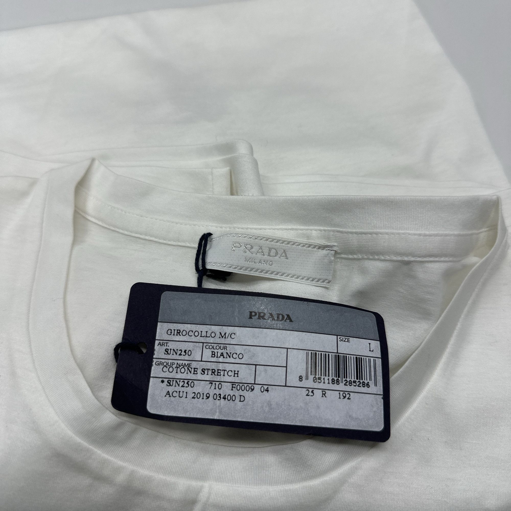 Prada Prada Pocket T-Shirt Size L Size US L / EU 52-54 / 3 - 3 Thumbnail