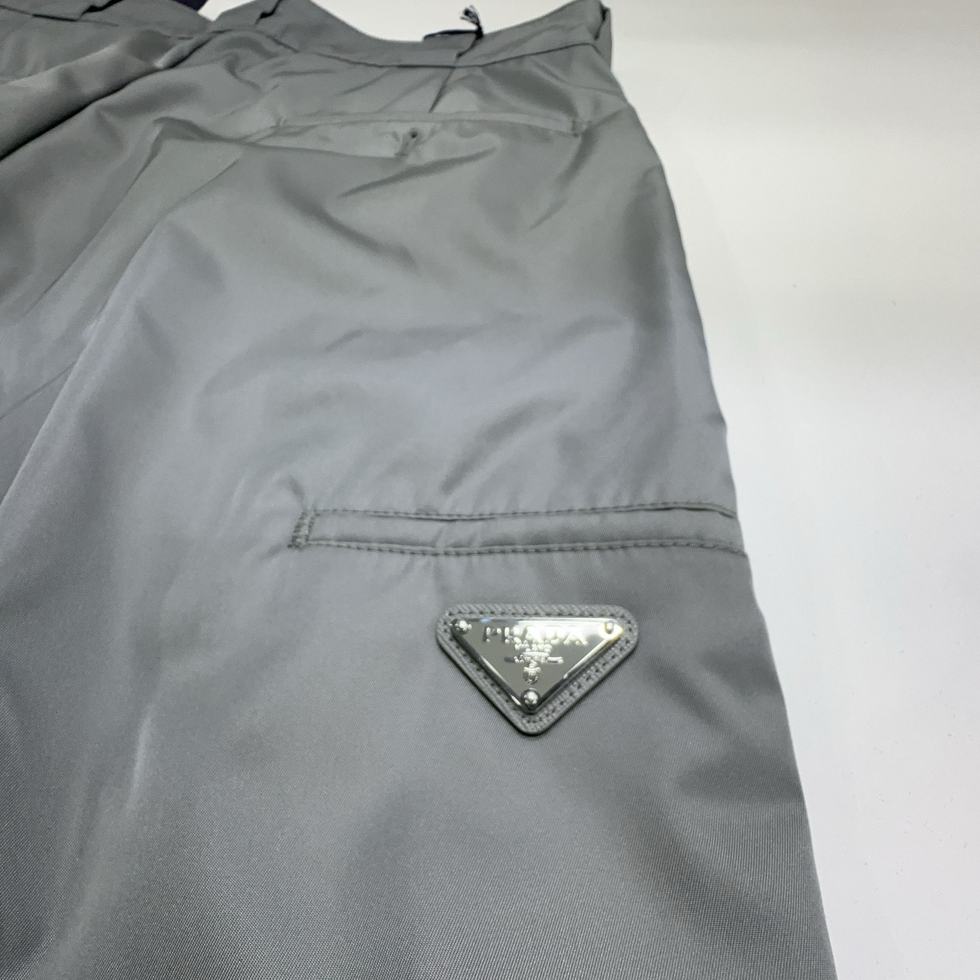 Prada Prada Re-Nylon Logo Shorts Size 46 Size US 30 / EU 46 - 12 Thumbnail