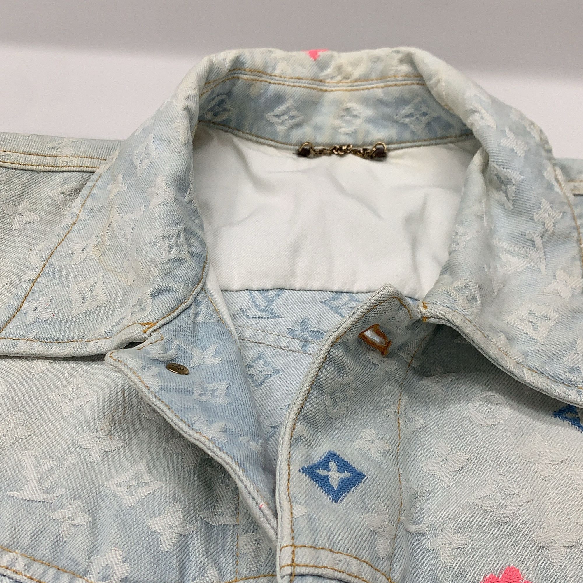 Louis Vuitton Louis Vuitton Monogram Embroidery Denim Jacket Size 46 Size US S / EU 44-46 / 1 - 5 Thumbnail