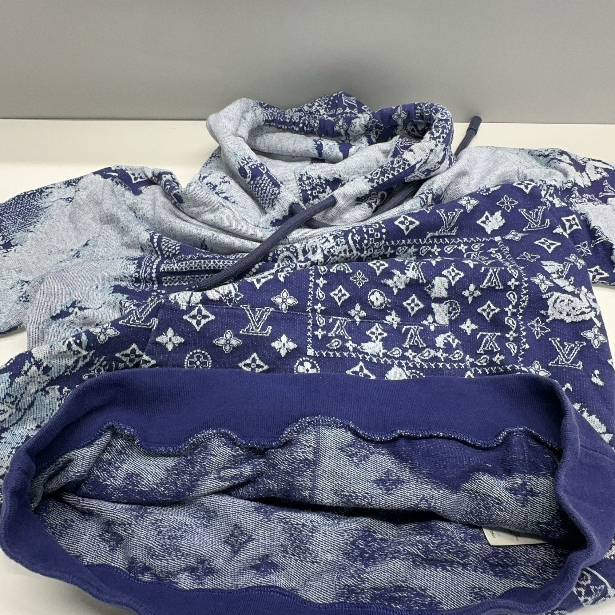 Louis Vuitton Louis Vuitton Bandana Monogram Short Sleeve Hoodie Size L Size US L / EU 52-54 / 3 - 6 Thumbnail