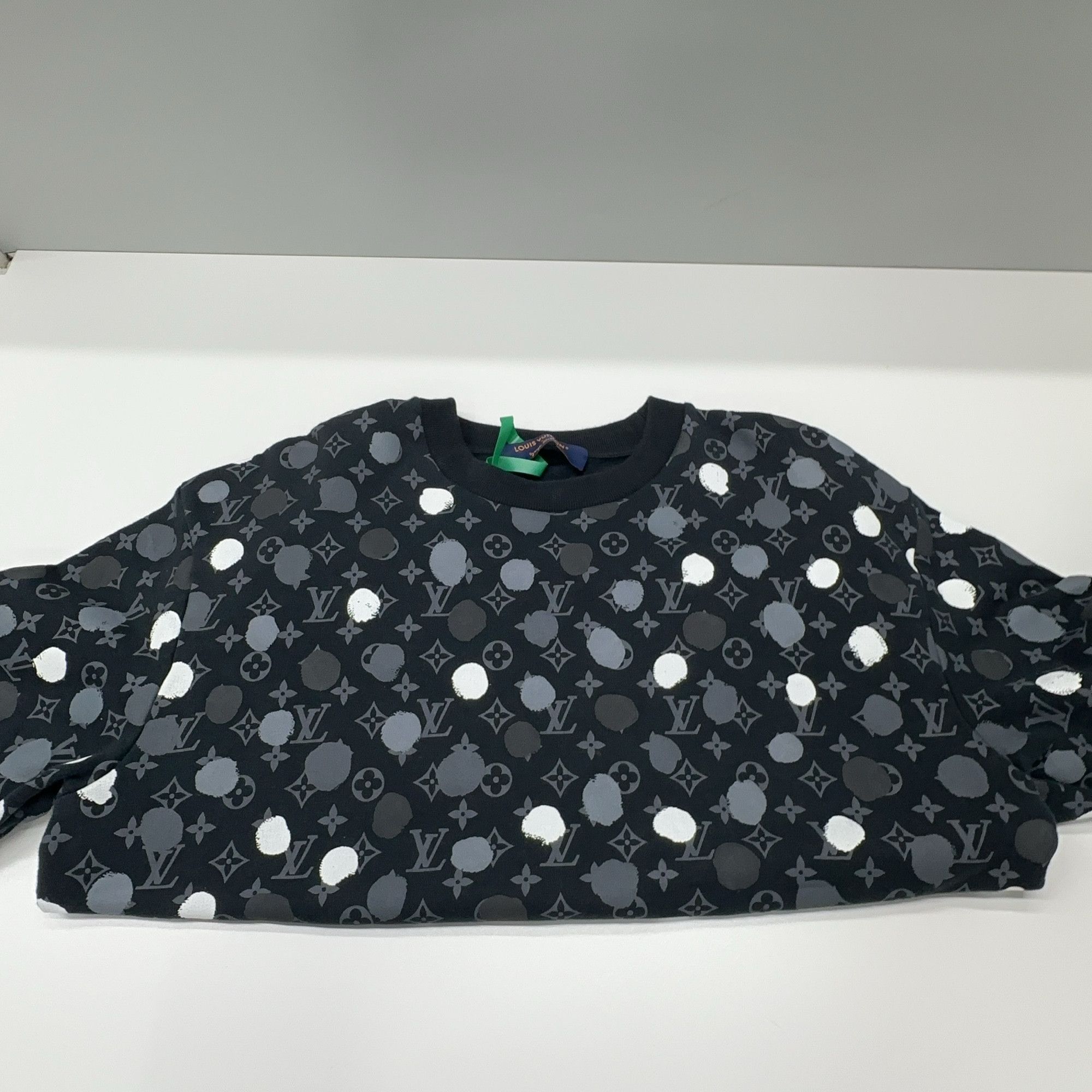 Louis Vuitton Louis Vuitton x Yayoi Kusama Monogram Dot Sweatshirt Size M Size US M / EU 48-50 / 2 - 6 Thumbnail