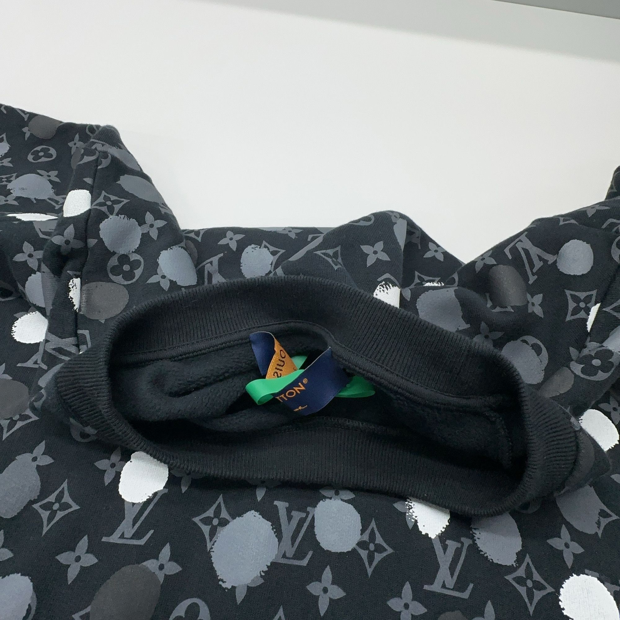 Louis Vuitton Louis Vuitton x Yayoi Kusama Monogram Dot Sweatshirt Size M Size US M / EU 48-50 / 2 - 5 Thumbnail