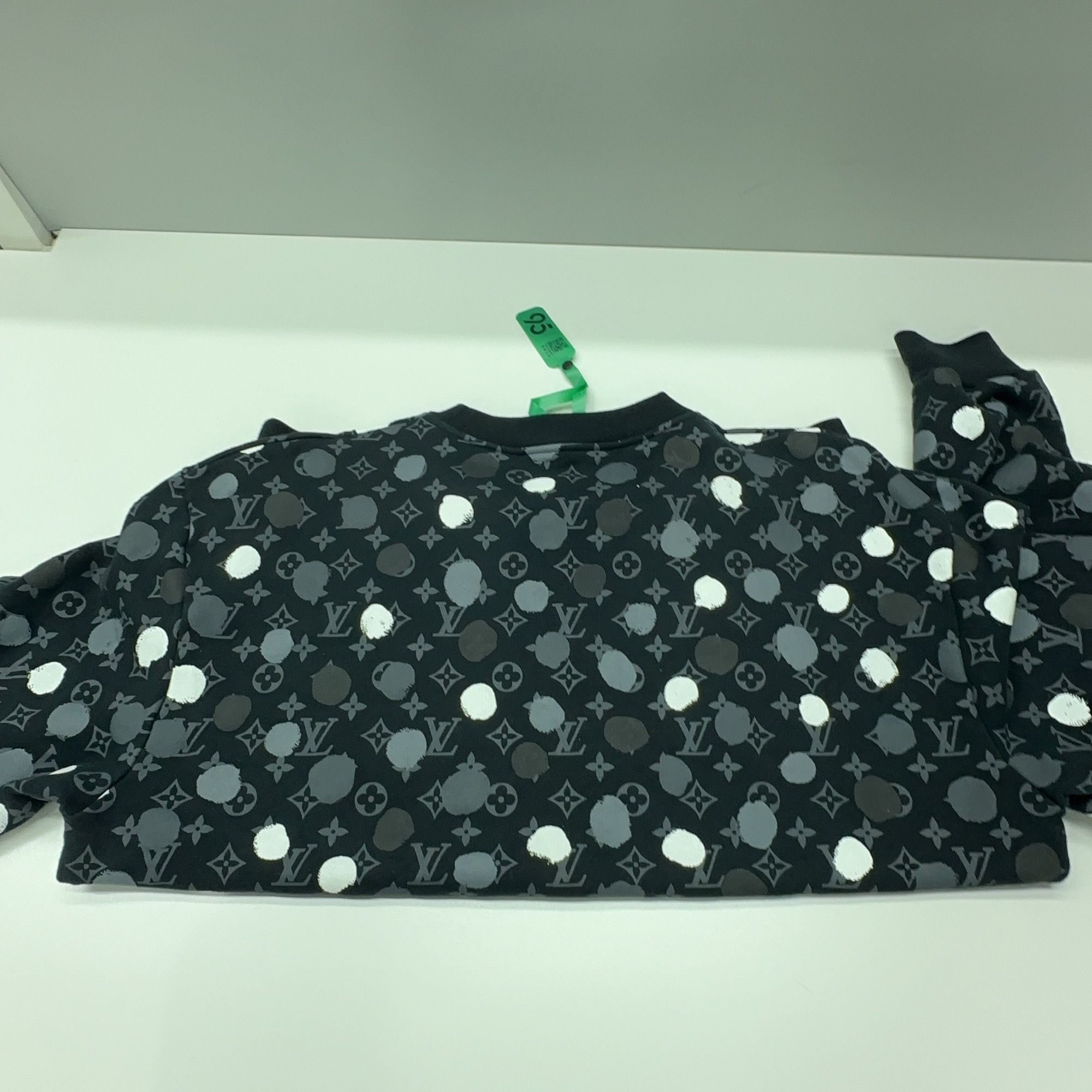 Louis Vuitton Louis Vuitton x Yayoi Kusama Monogram Dot Sweatshirt Size M Size US M / EU 48-50 / 2 - 11 Thumbnail