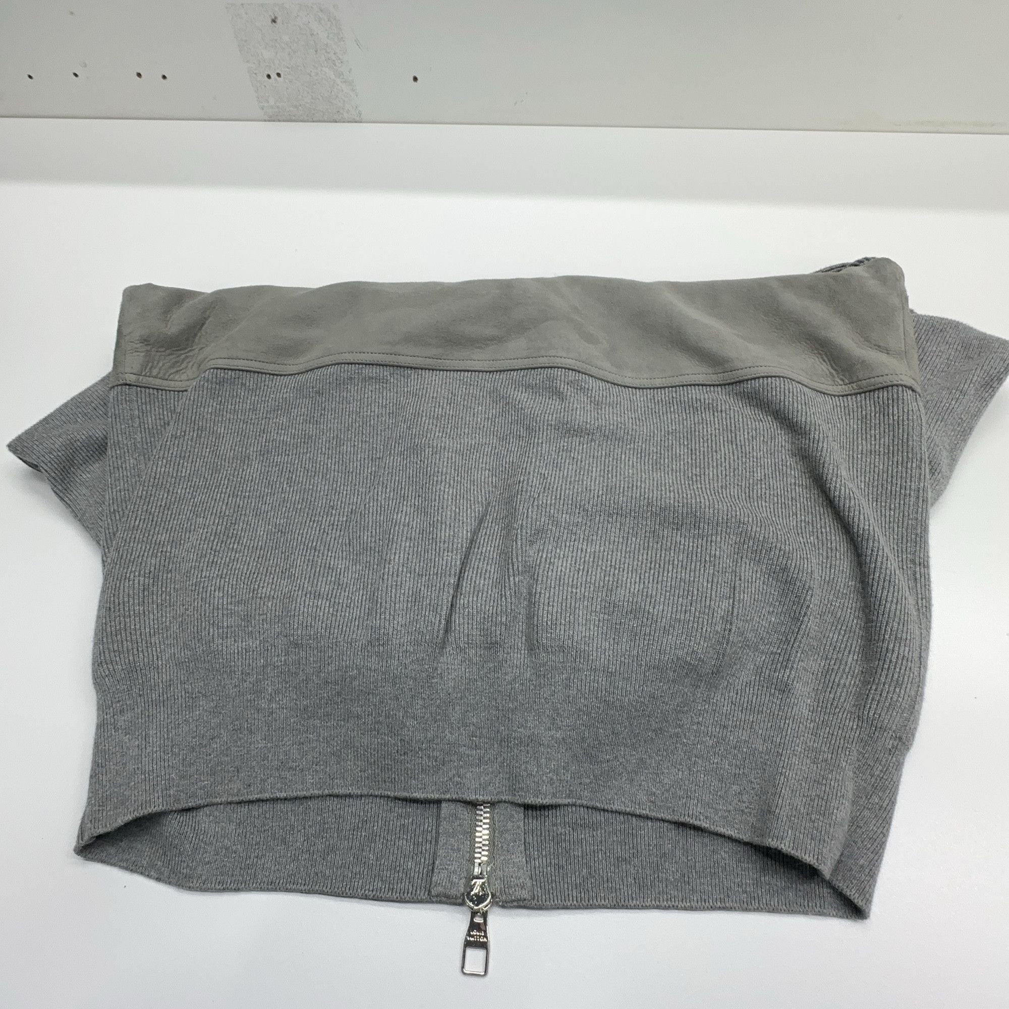 Louis Vuitton Louis Vuitton Grey Suede Knit Bomber Jacket Size S Size US S / EU 44-46 / 1 - 13 Thumbnail