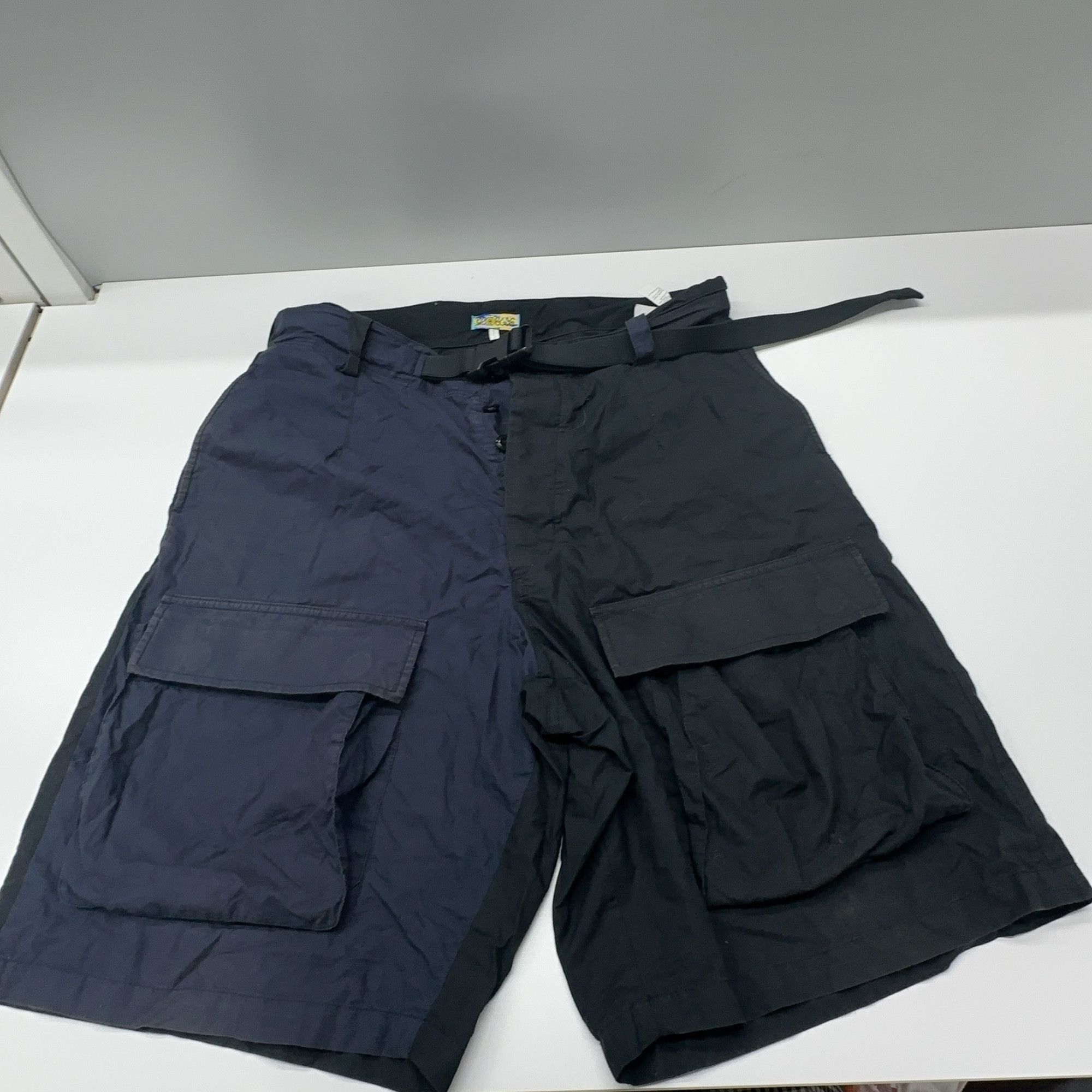 Loewe Loewe Colorblock Cargo Shorts Size S Size US 30 / EU 46 - 7 Thumbnail