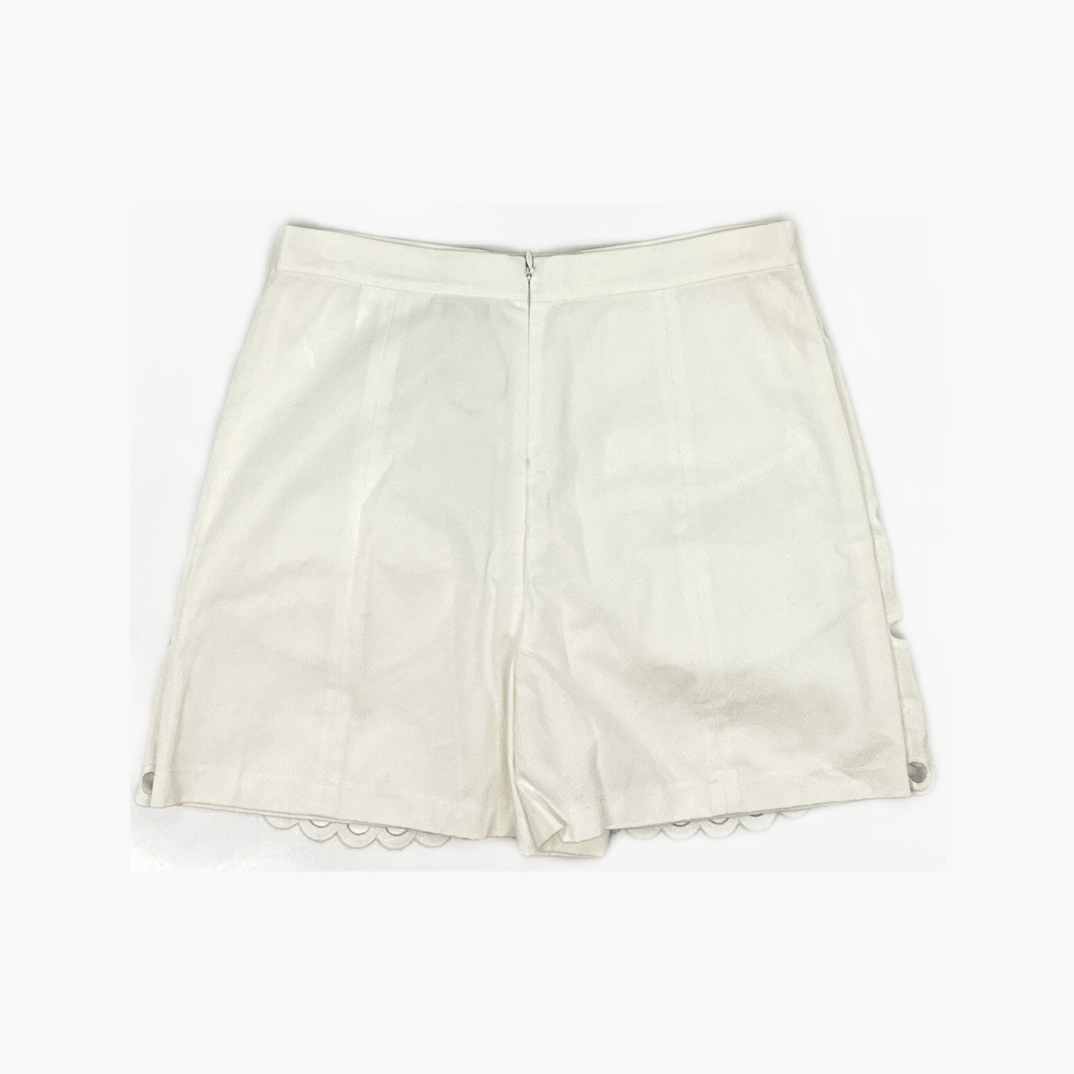 RED Valentino RED Valentino White Cutout Floral Shorts Size 38 Size 26" / US 2 / IT 38 - 2 Thumbnail