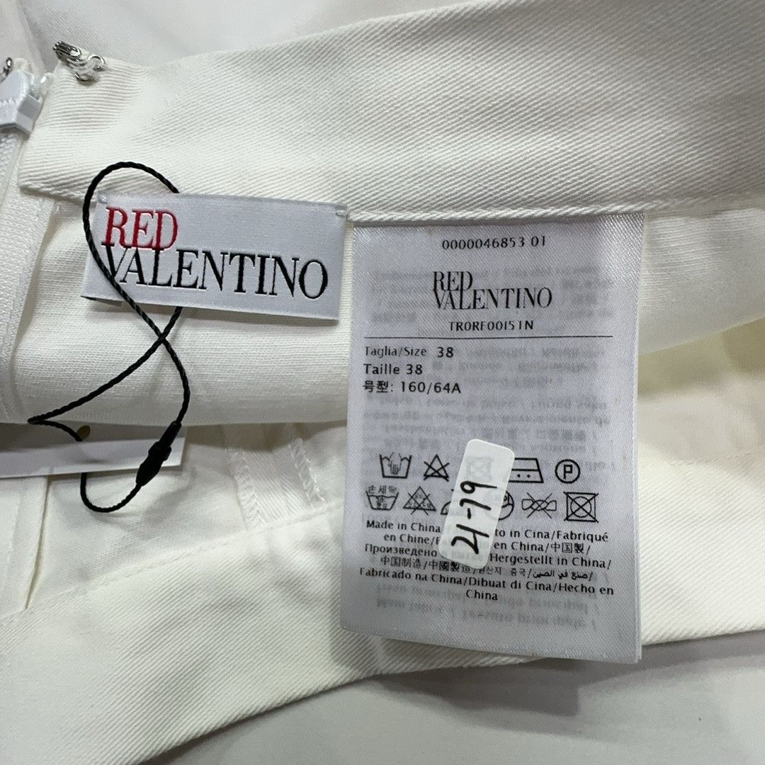 RED Valentino RED Valentino White Cutout Floral Shorts Size 38 Size 26" / US 2 / IT 38 - 3 Thumbnail