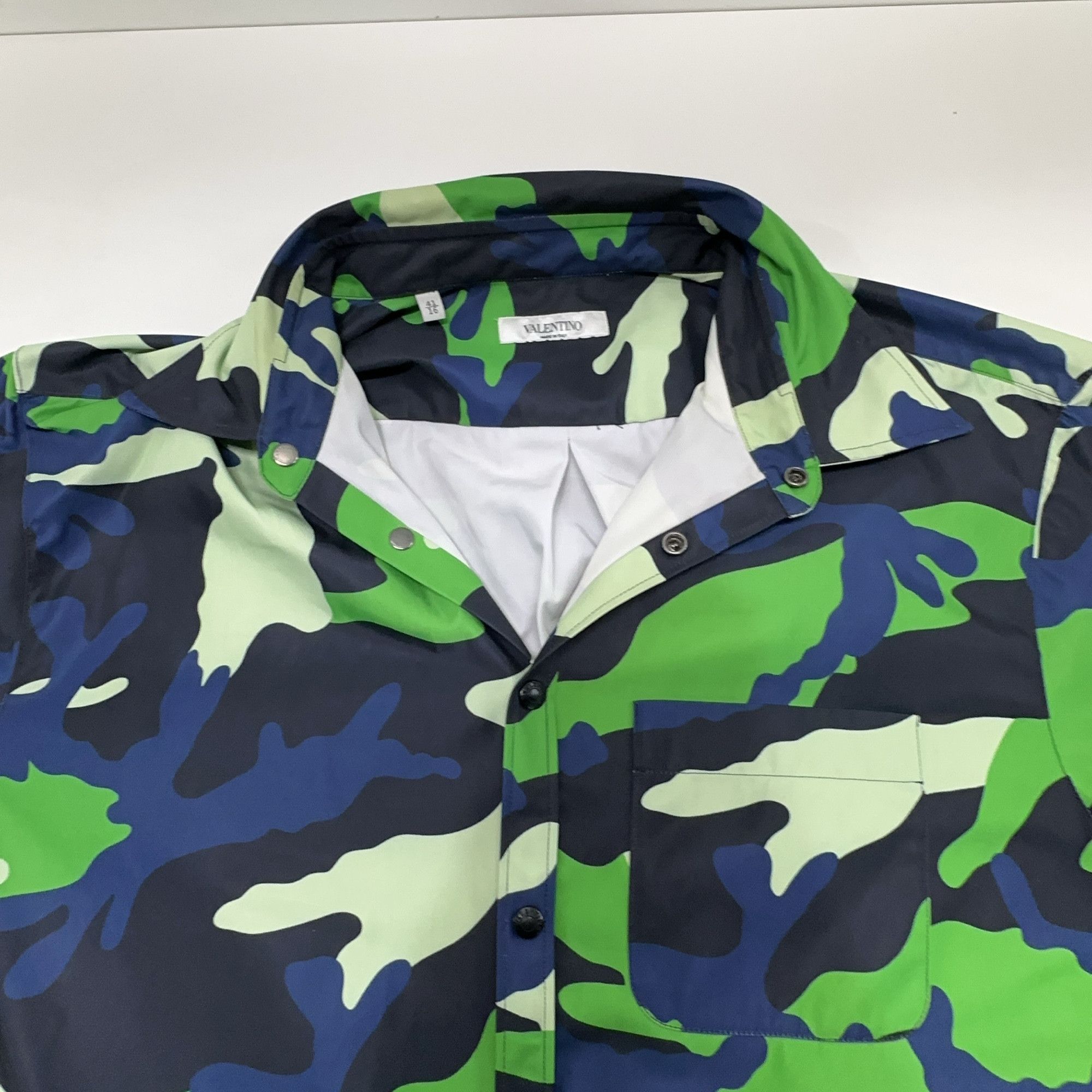 Valentino Valentino Camouflage Button Up Shirt Size L Size US L / EU 52-54 / 3 - 7 Thumbnail