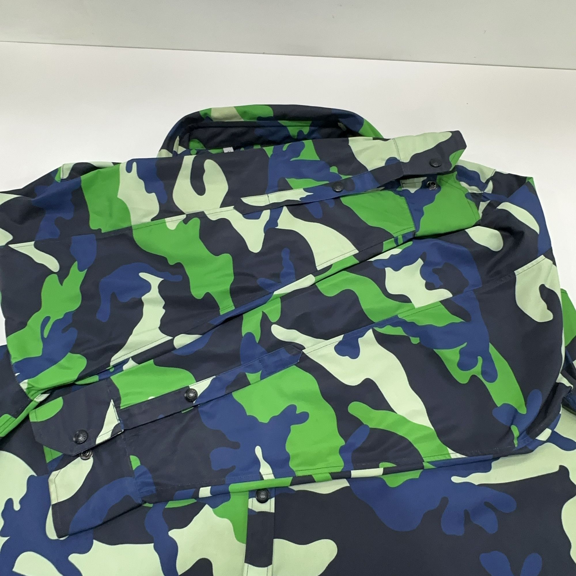 Valentino Valentino Camouflage Button Up Shirt Size L Size US L / EU 52-54 / 3 - 10 Thumbnail