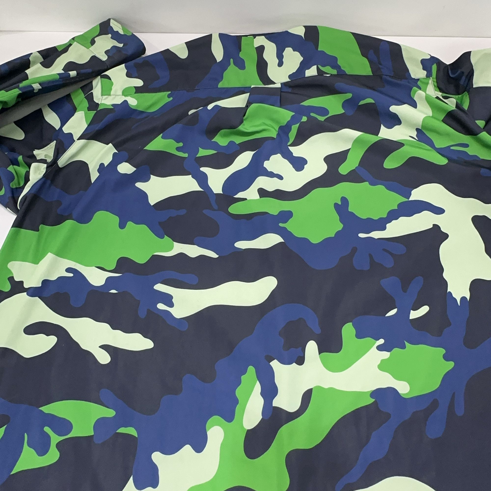Valentino Valentino Camouflage Button Up Shirt Size L Size US L / EU 52-54 / 3 - 13 Thumbnail
