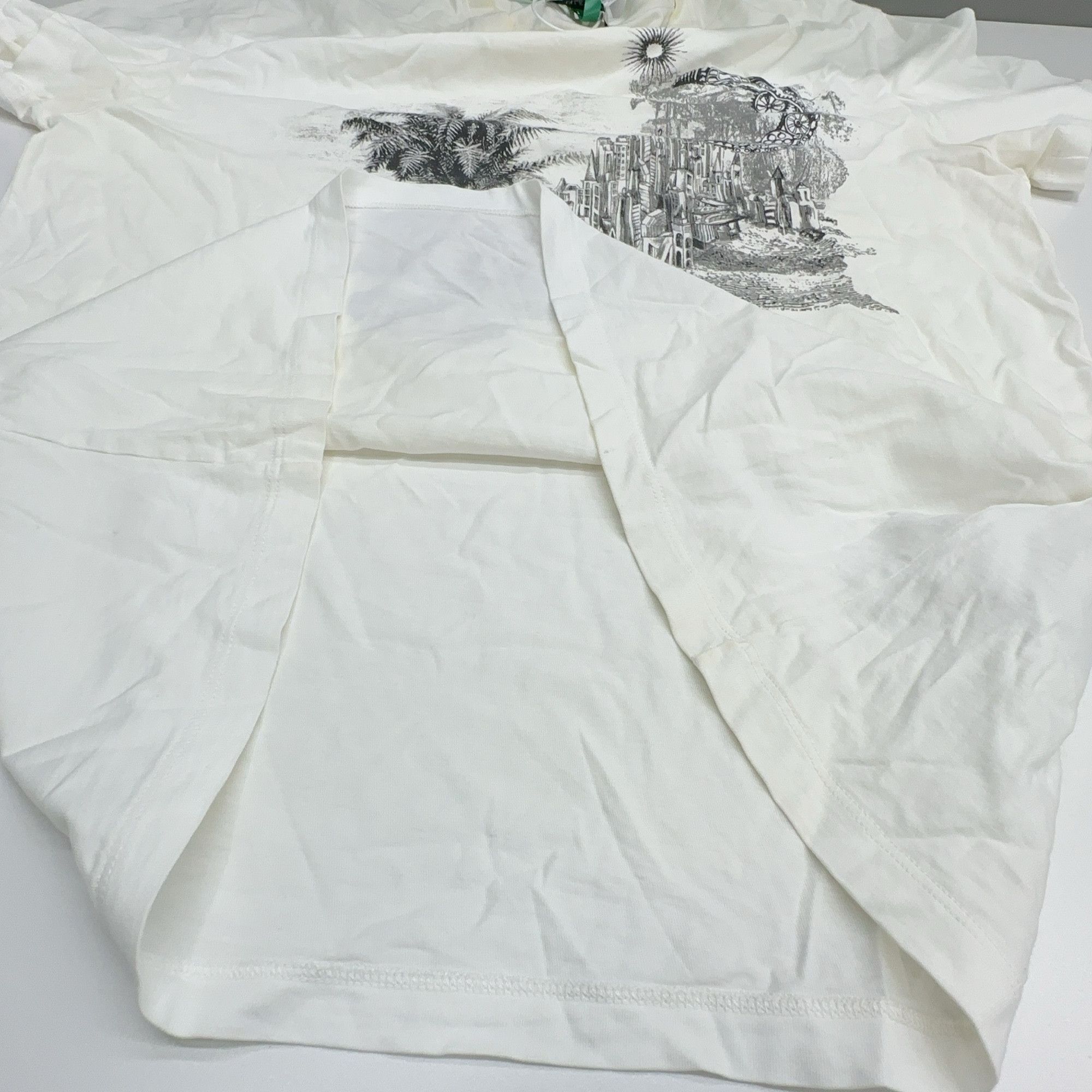 Valentino Valentino Dreamatic Graphic T-Shirt Size L Size US L / EU 52-54 / 3 - 8 Thumbnail
