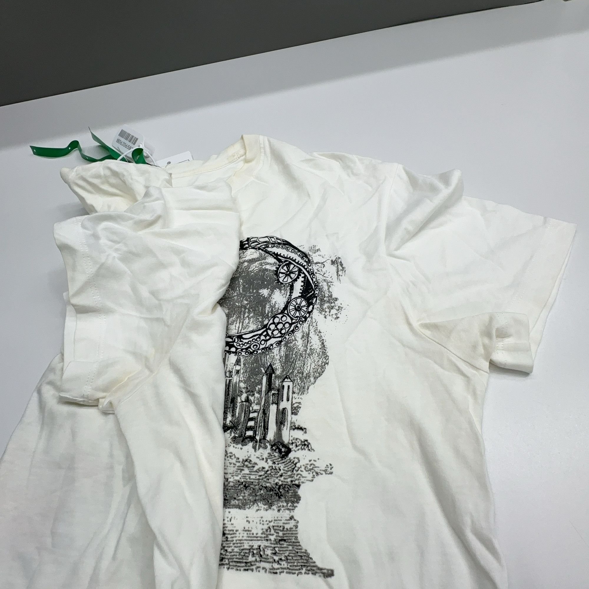 Valentino Valentino Dreamatic Graphic T-Shirt Size L Size US L / EU 52-54 / 3 - 5 Thumbnail