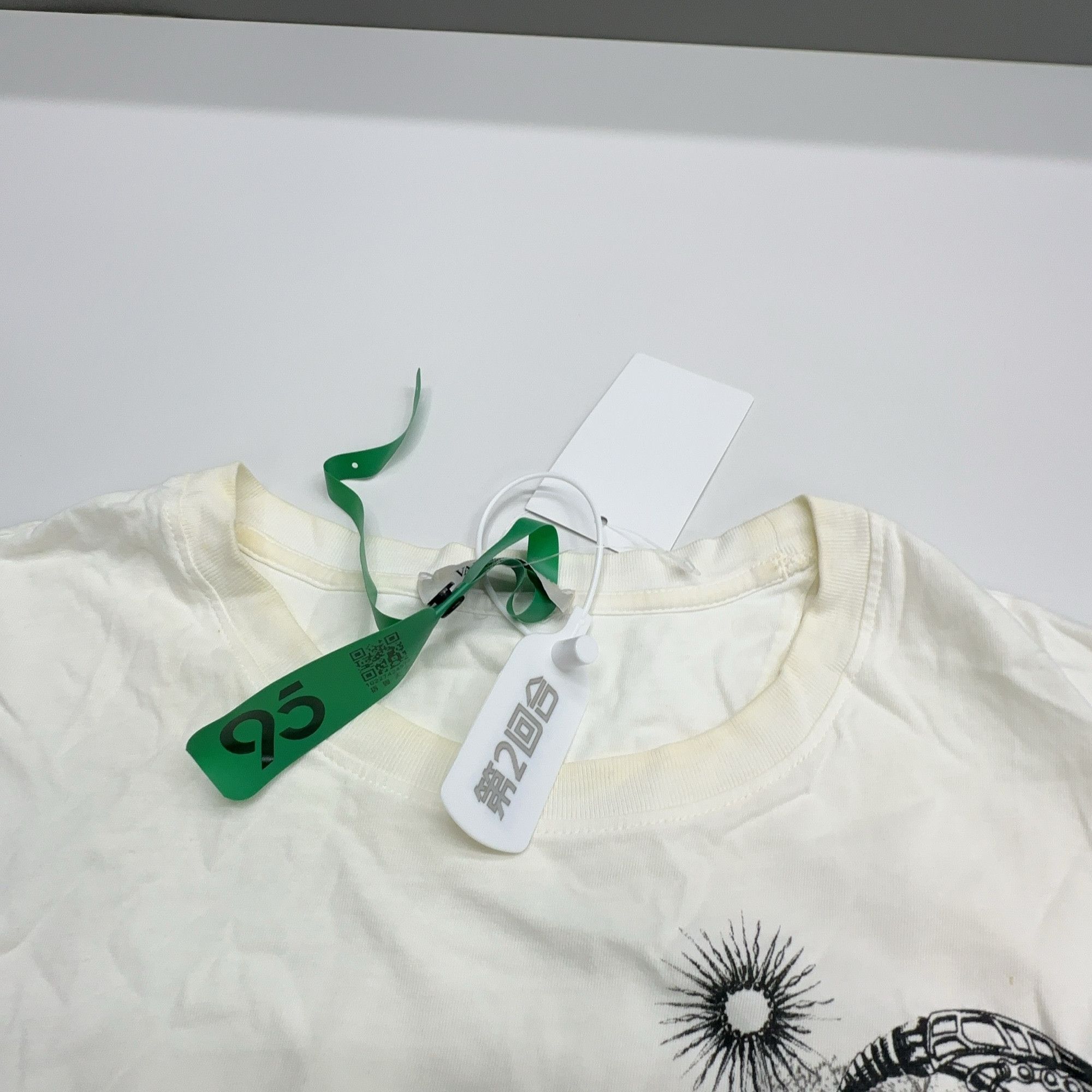 Valentino Valentino Dreamatic Graphic T-Shirt Size L Size US L / EU 52-54 / 3 - 6 Thumbnail