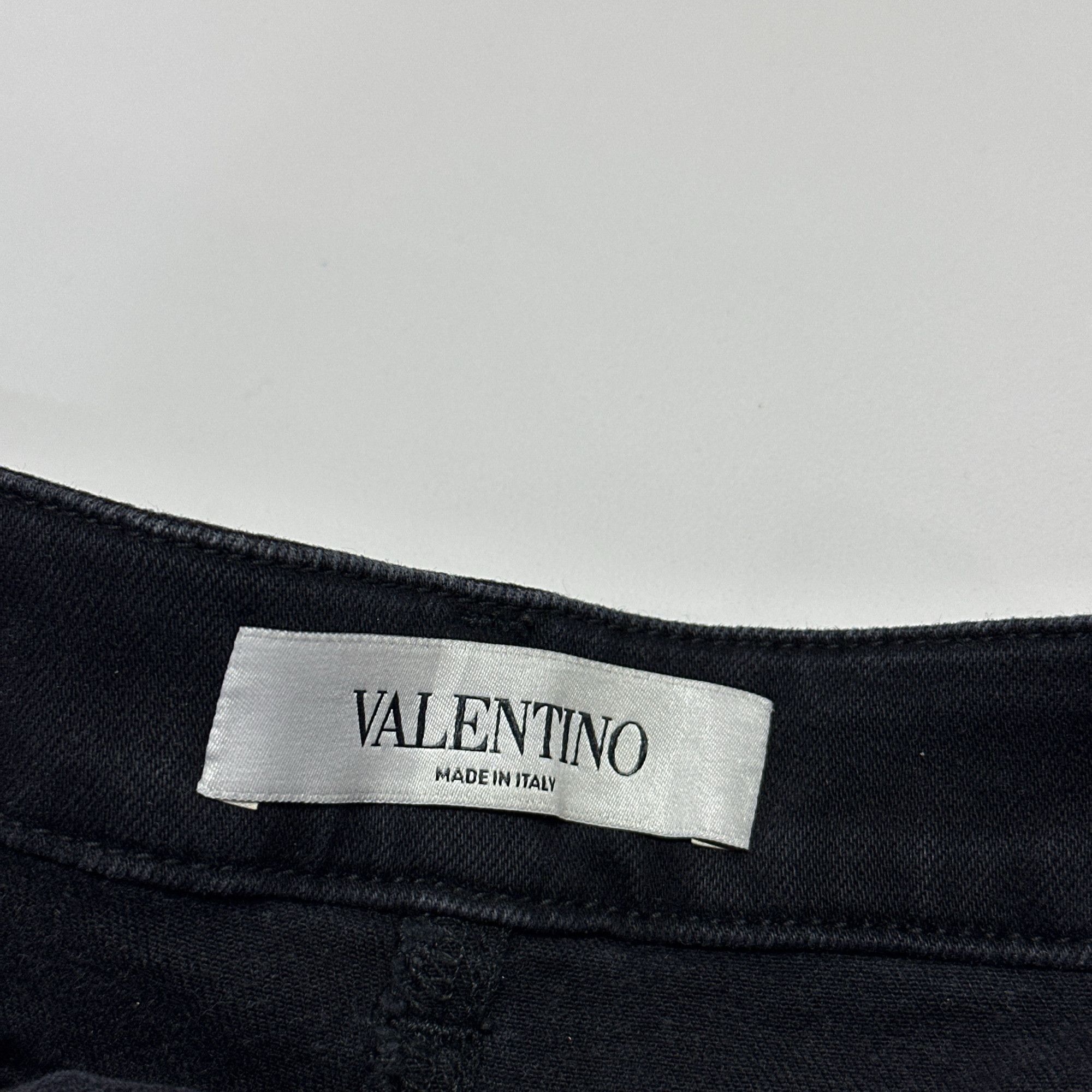 Valentino Valentino Butterfly Embroidered Denim Shorts Size 24 Size 24" / US 00 / IT 34 - 3 Thumbnail