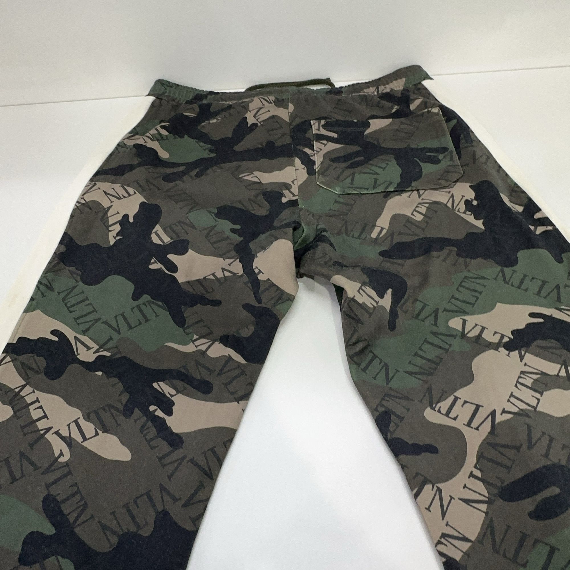 Valentino Valentino VLTN Camo Sweatpants Size S Size US 30 / EU 46 - 10 Thumbnail
