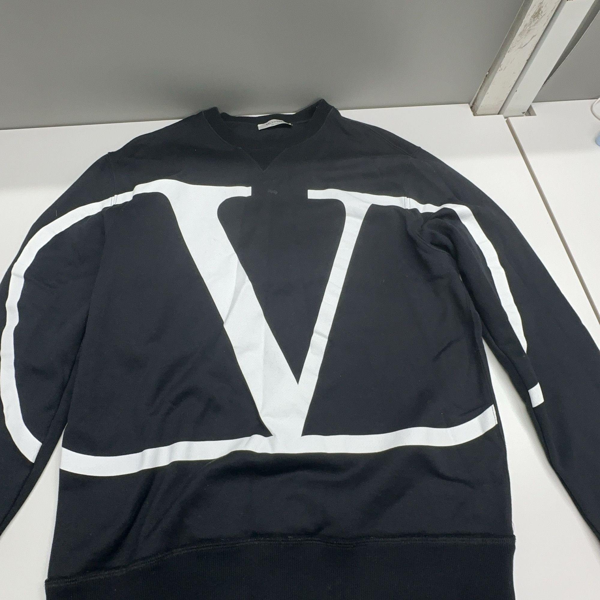 Valentino Valentino V Logo Sweatshirt Size S Size US S / EU 44-46 / 1 - 5 Thumbnail