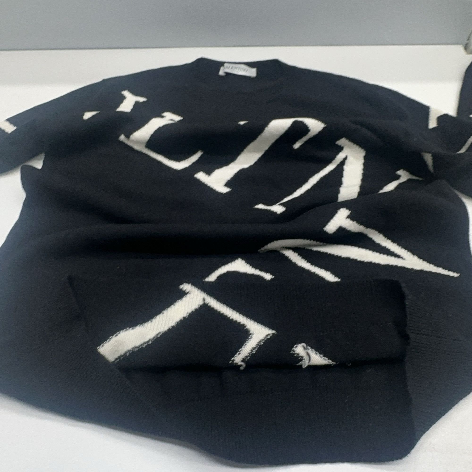 Valentino Valentino VLTN Logo Sweater Size M Size US M / EU 48-50 / 2 - 6 Thumbnail