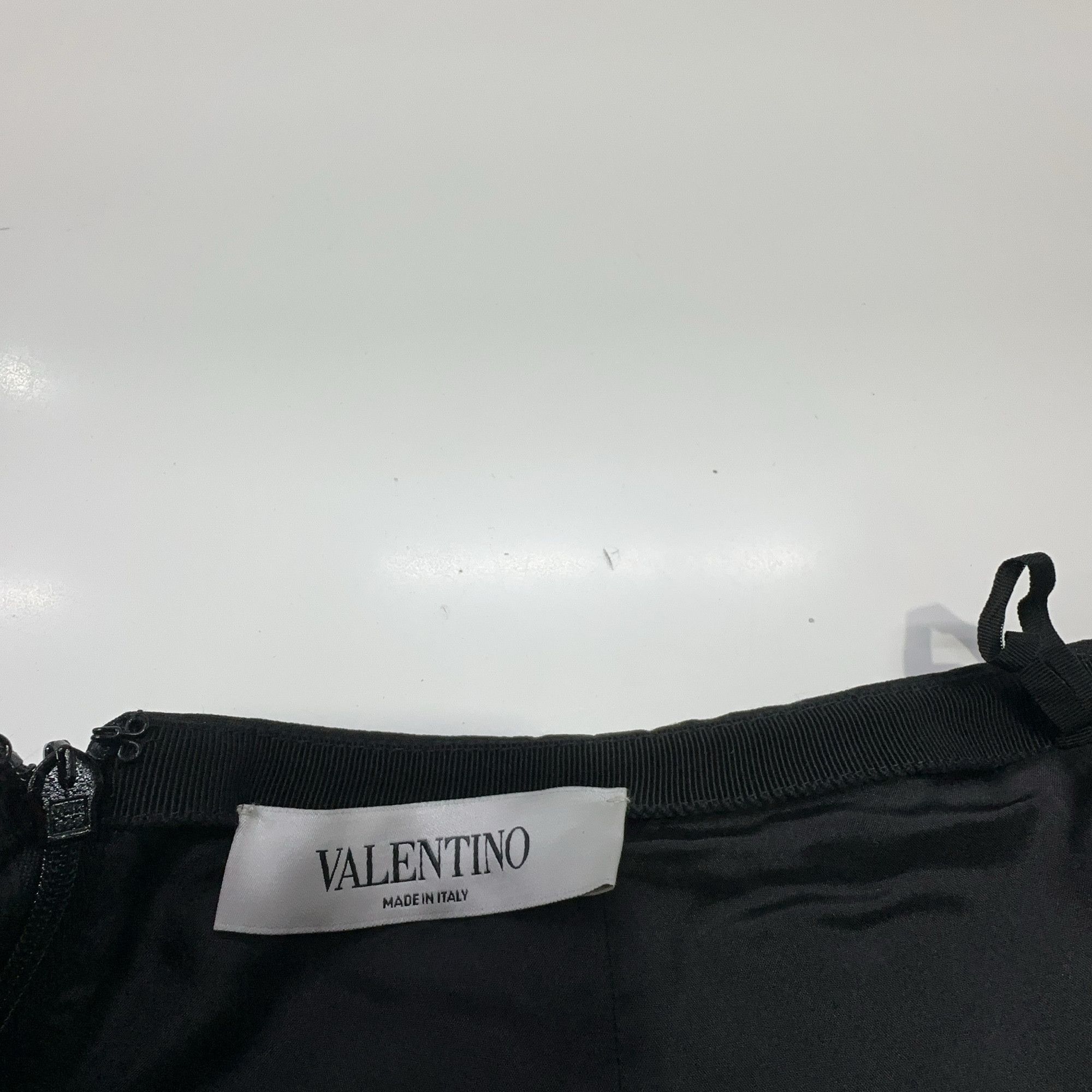 Valentino Valentino V Logo Mini Skirt Size 38 Size 26" / US 2 / IT 38 - 4 Thumbnail