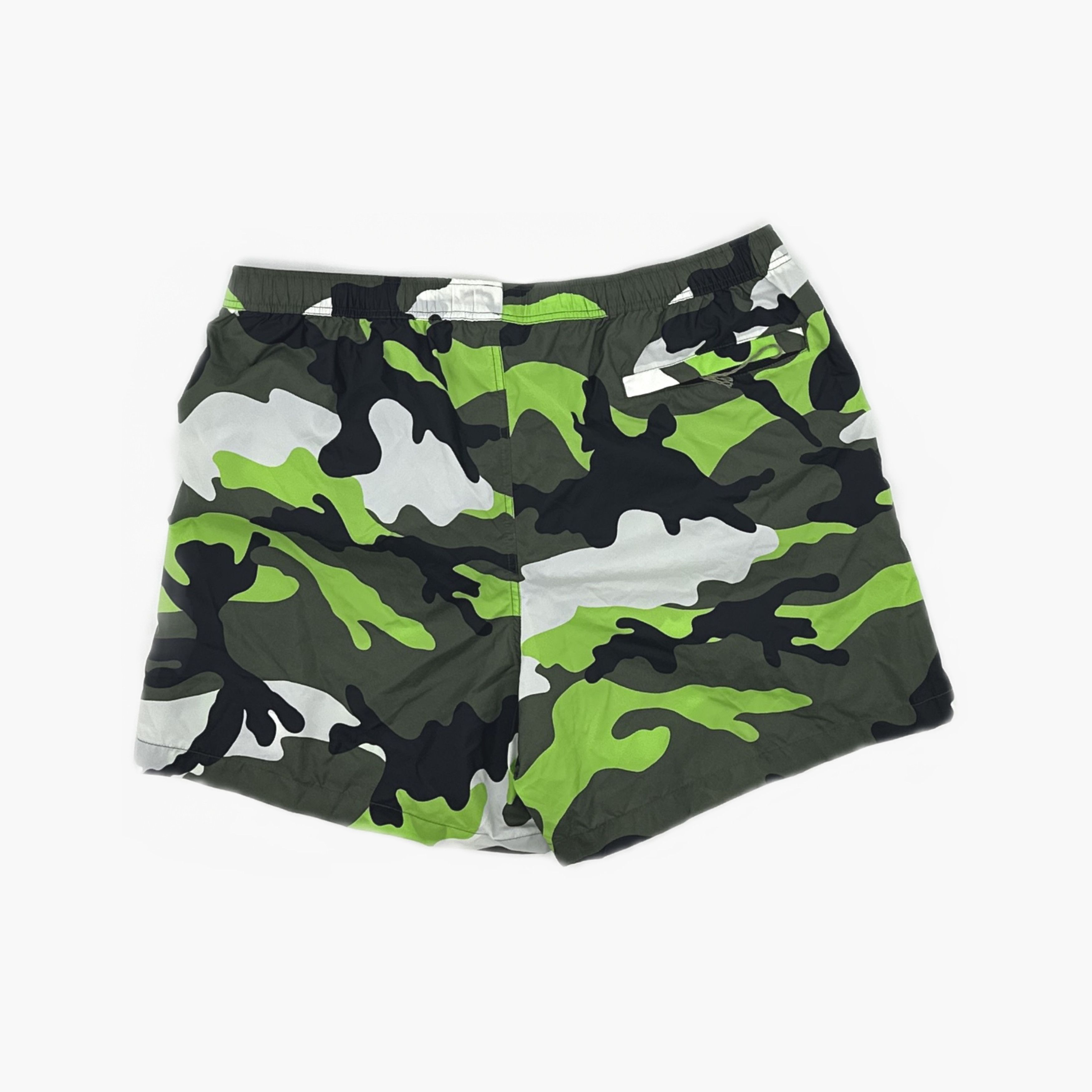 Valentino Valentino Camouflage Swim Shorts Size 46 Size US 30 / EU 46 - 2 Thumbnail