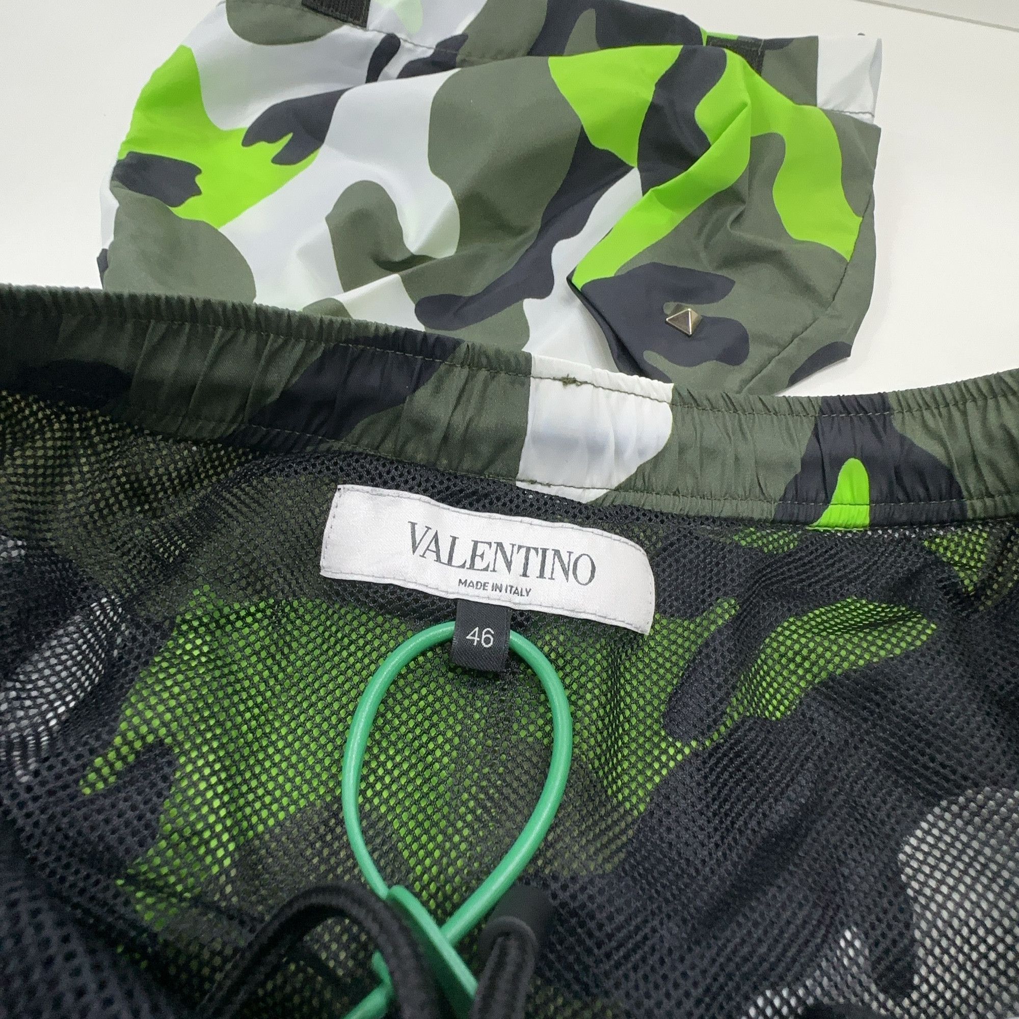 Valentino Valentino Camouflage Swim Shorts Size 46 Size US 30 / EU 46 - 4 Thumbnail