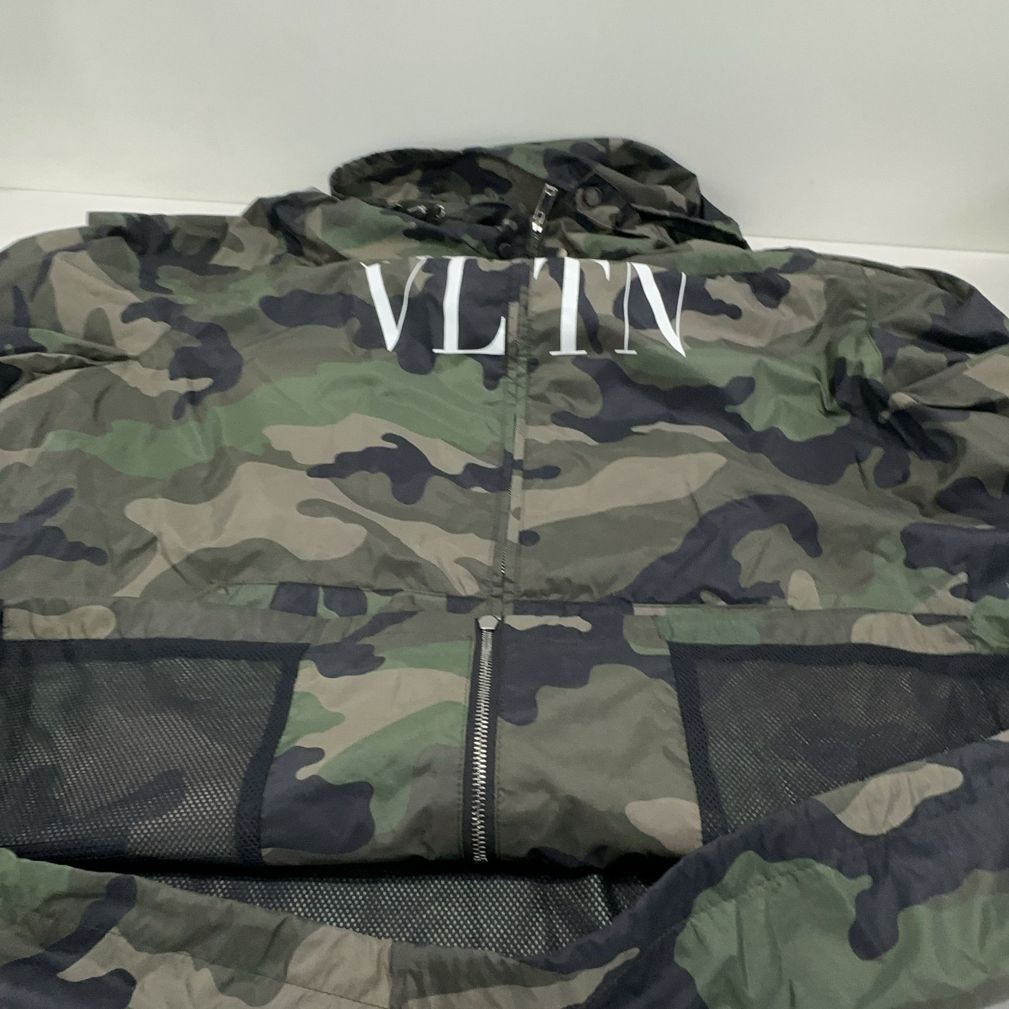 Valentino Valentino Camouflage VLTN Light Jacket Size L Size US L / EU 52-54 / 3 - 8 Thumbnail