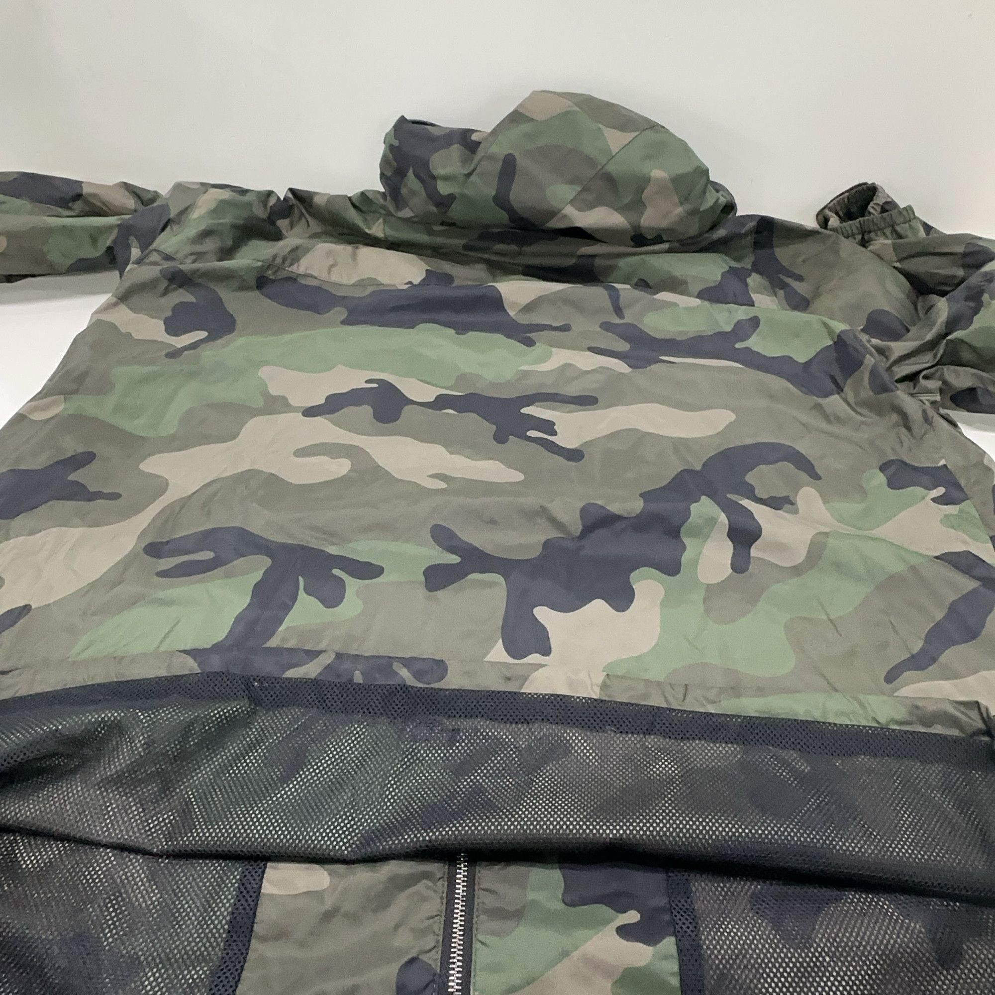 Valentino Valentino Camouflage VLTN Light Jacket Size L Size US L / EU 52-54 / 3 - 10 Thumbnail