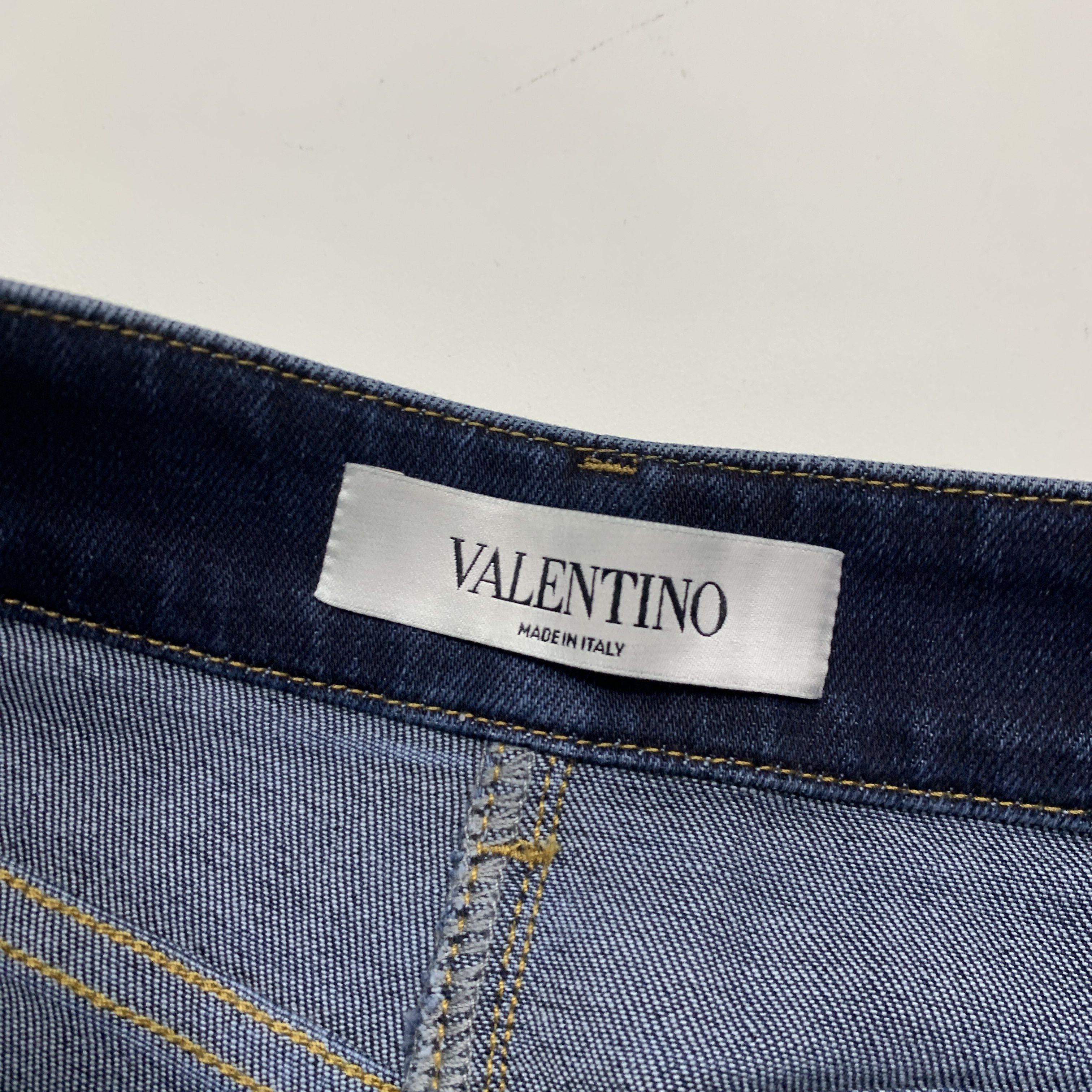 Valentino Valentino V Logo Denim Shorts Size 25 Size 25" / US 0 / IT 36 - 4 Thumbnail