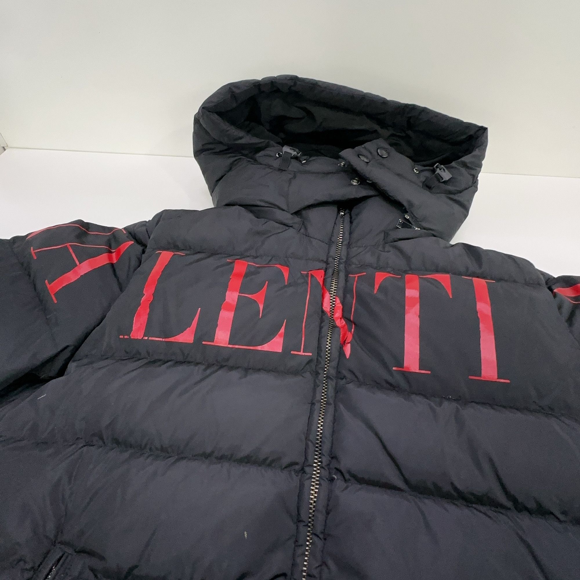 Valentino Valentino Logo Hooded Down Jacket Size 50 Size US M / EU 48-50 / 2 - 7 Thumbnail