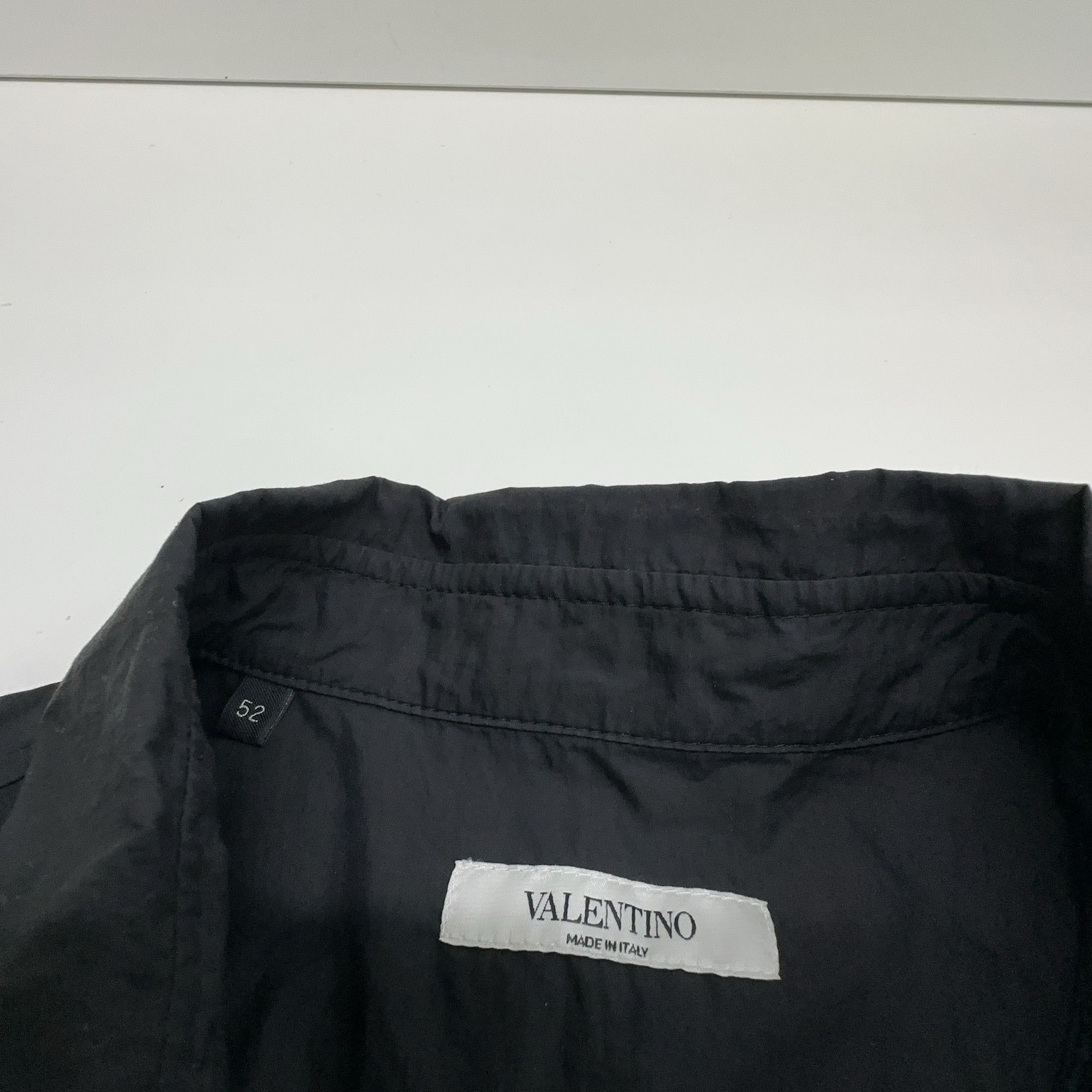 Valentino Valentino VLTN Logo Patch Button Up Shirt US L Size US L / EU 52-54 / 3 - 4 Thumbnail