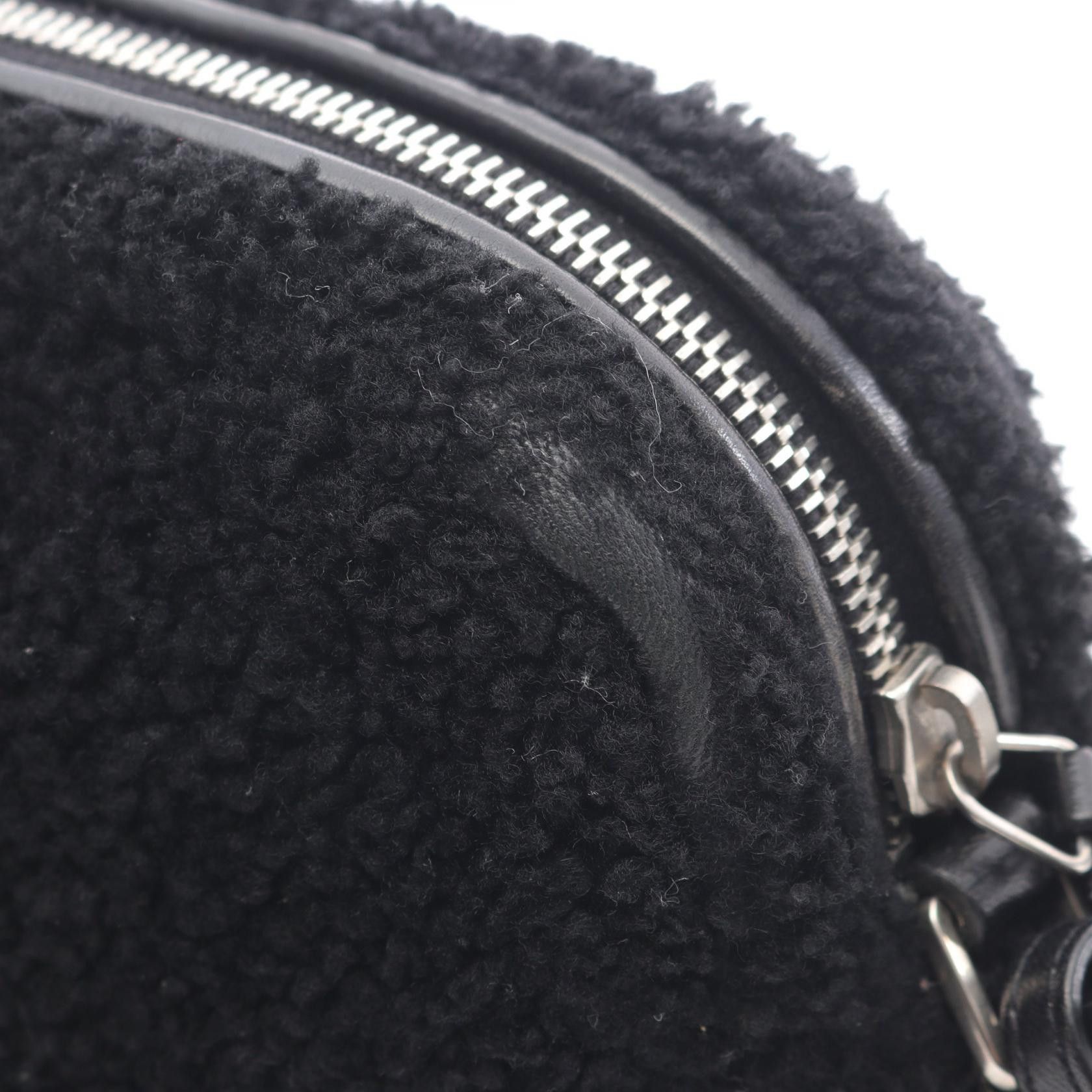 Yves Saint Laurent Yves Saint Laurent Saint Laurent Paris LOU CAMERA BAG leather shoulder bag Leather Shoulder Bag 520534 DUTY FREE for USA Size ONE SIZE - 5 Thumbnail