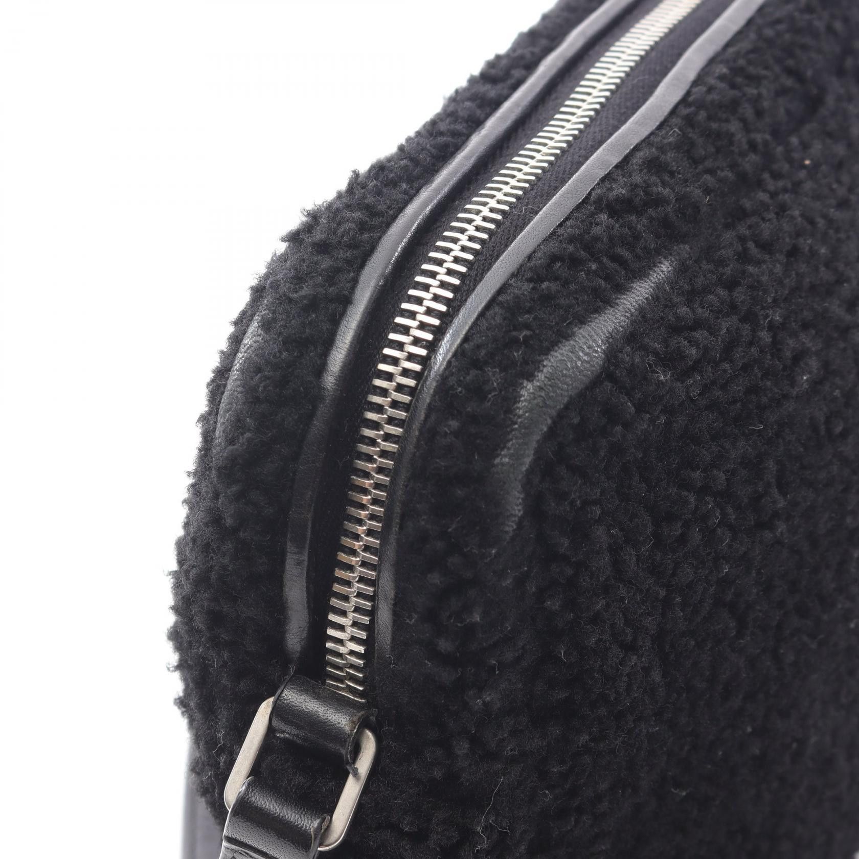 Yves Saint Laurent Yves Saint Laurent Saint Laurent Paris LOU CAMERA BAG leather shoulder bag Leather Shoulder Bag 520534 DUTY FREE for USA Size ONE SIZE - 6 Thumbnail