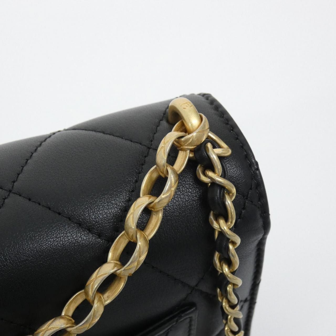 Chanel Chanel Chanel Calfskin Bag Leather Crossbody Bag AS1889 DUTY FREE for USA Size ONE SIZE - 7 Thumbnail