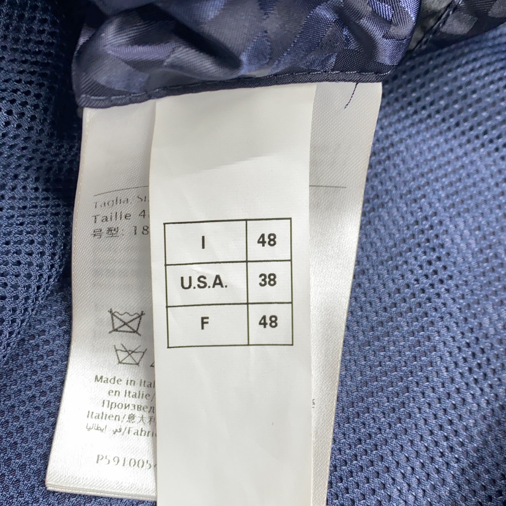Valentino Valentino V Logo Light Jacket Size M Size US M / EU 48-50 / 2 - 4 Thumbnail