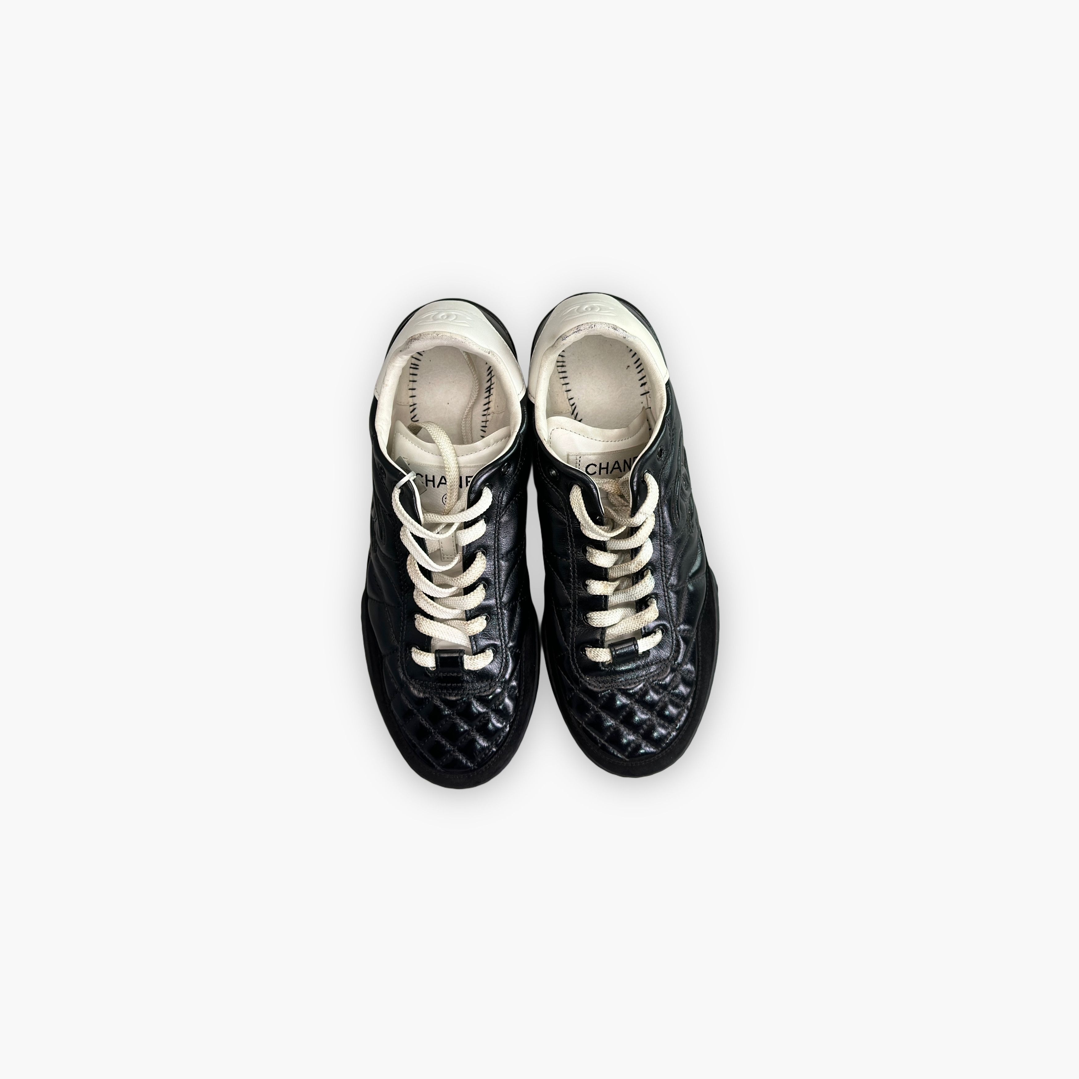 Chanel Chanel Quilted CC Logo Sneakers Size 37 Size US 7 / IT 37 - 9 Thumbnail