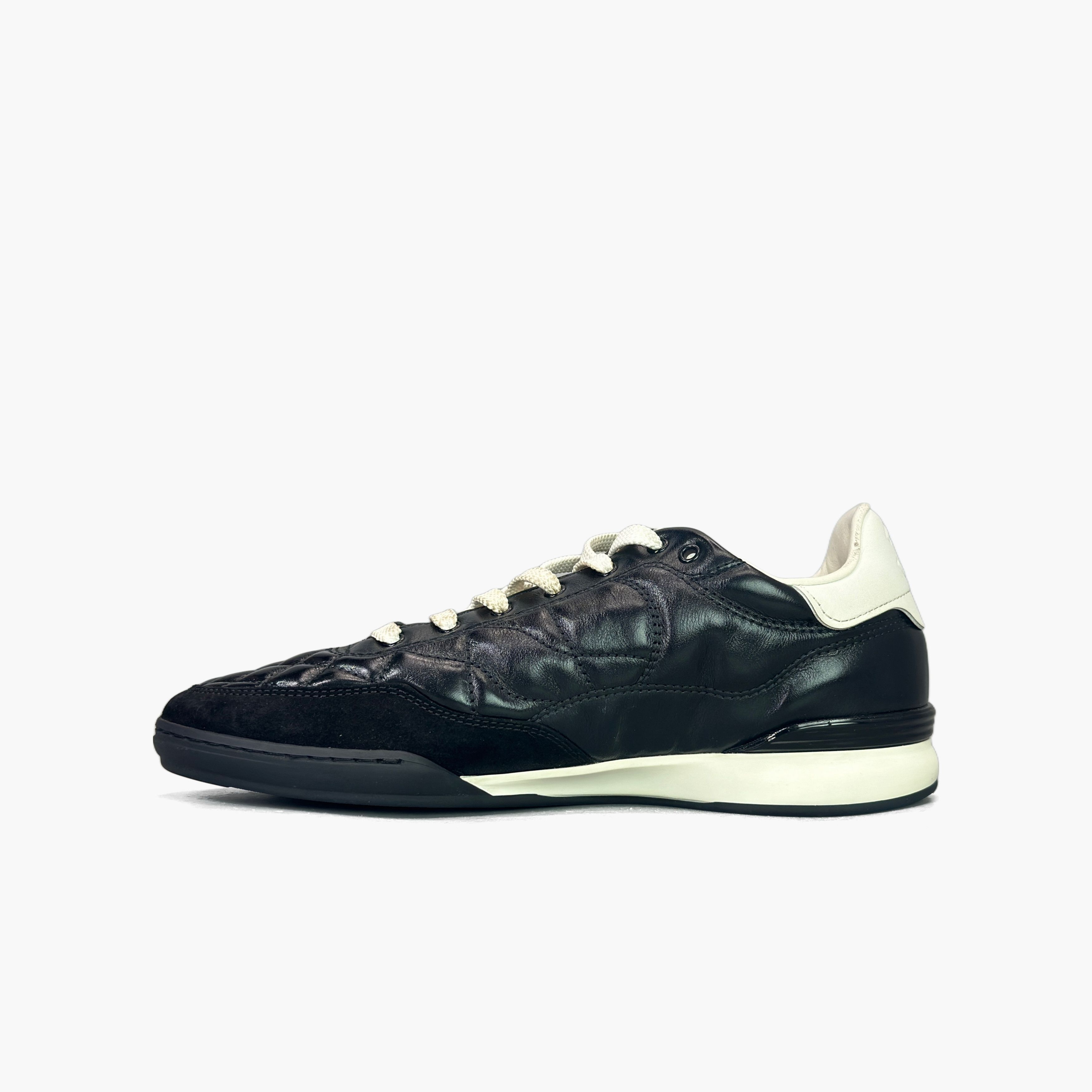 Chanel Chanel Quilted CC Logo Sneakers Size 37 Size US 7 / IT 37 - 3 Thumbnail