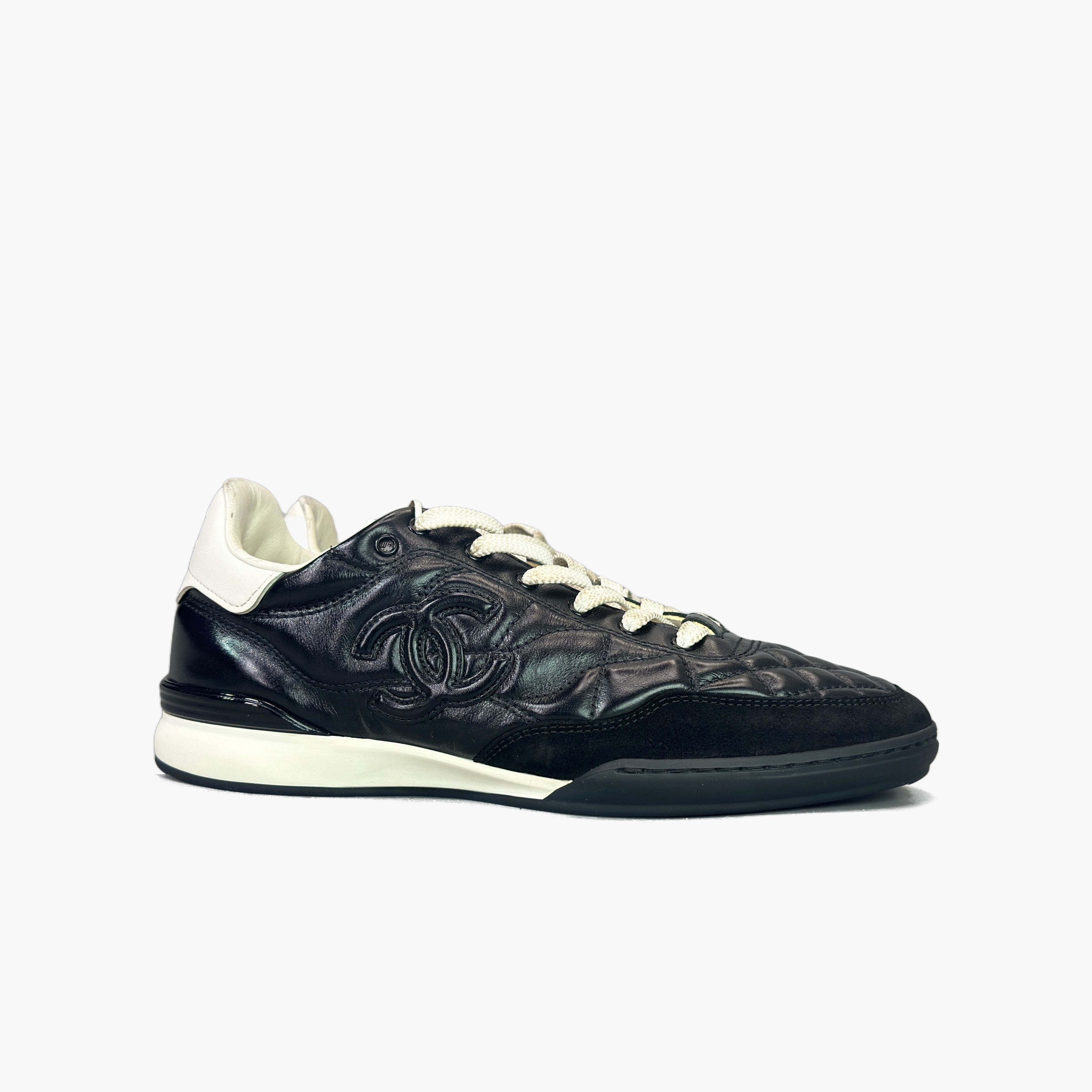 Chanel Chanel Quilted CC Logo Sneakers Size 37 Size US 7 / IT 37 - 4 Thumbnail